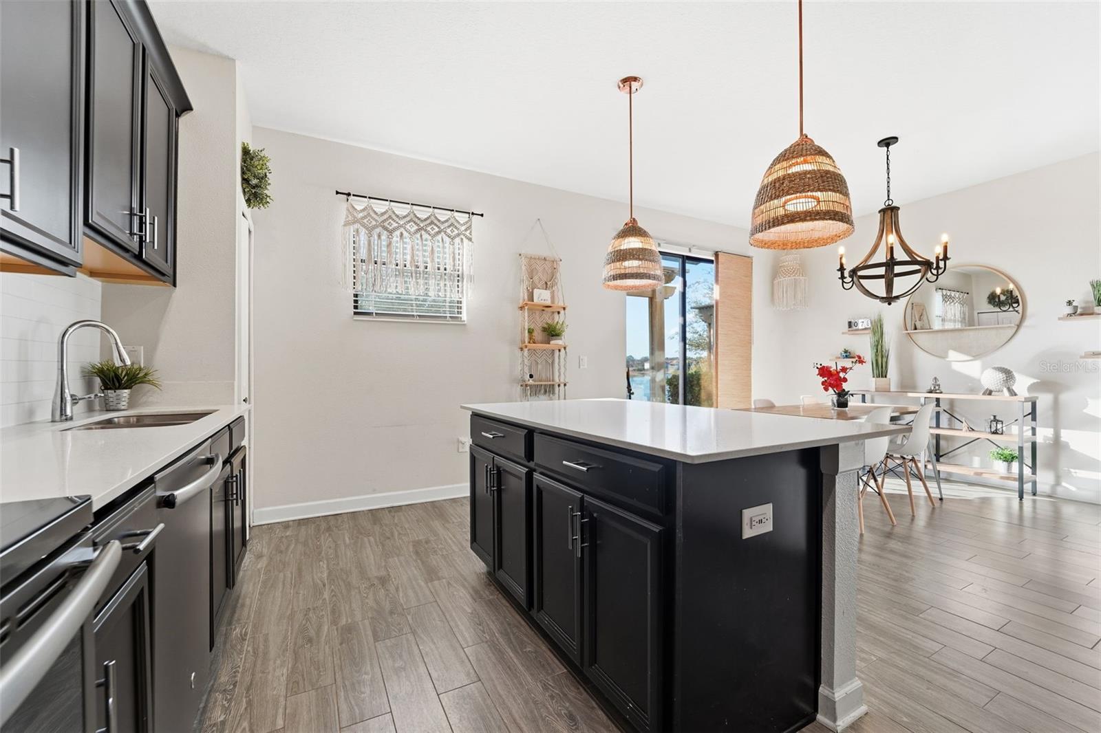 Image 12 of 33 For 1338 Royal St. George