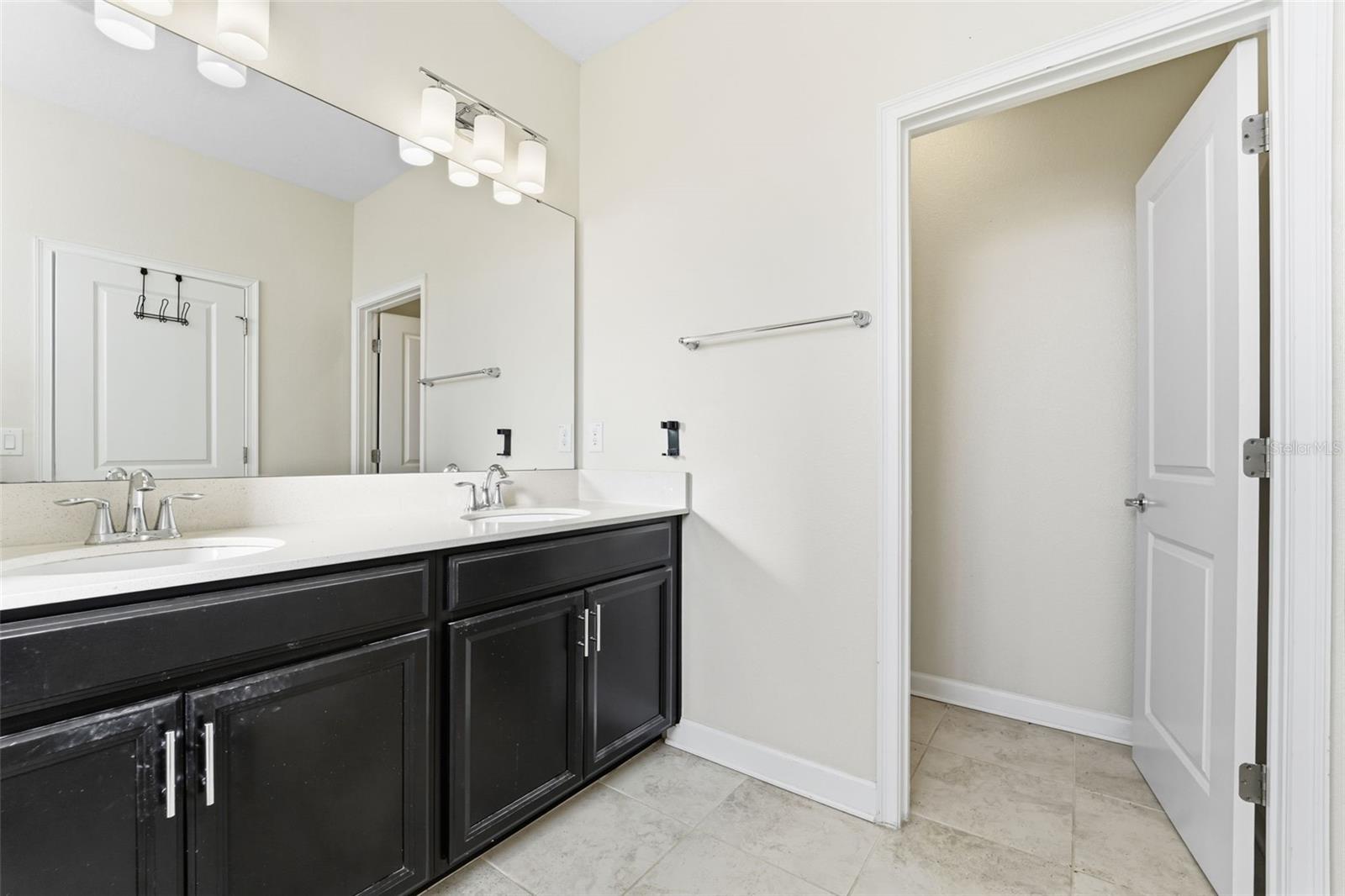 Image 21 of 33 For 1338 Royal St. George