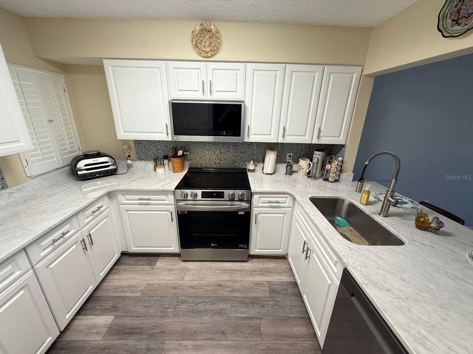 Image 6 of 21 For 5557 Sea Forest Drive 114