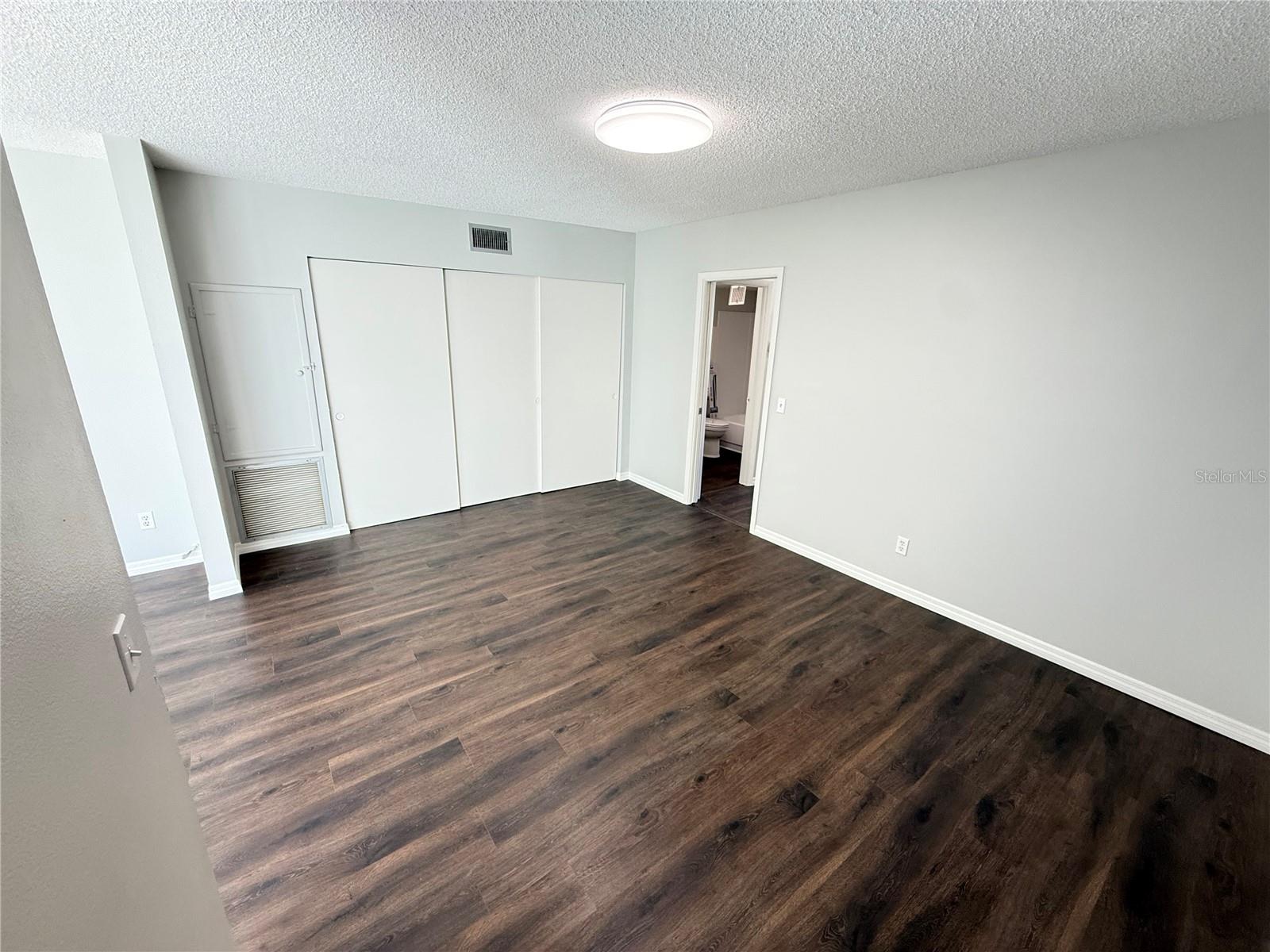 Image 13 of 16 For 2391 Sumatran Way 63