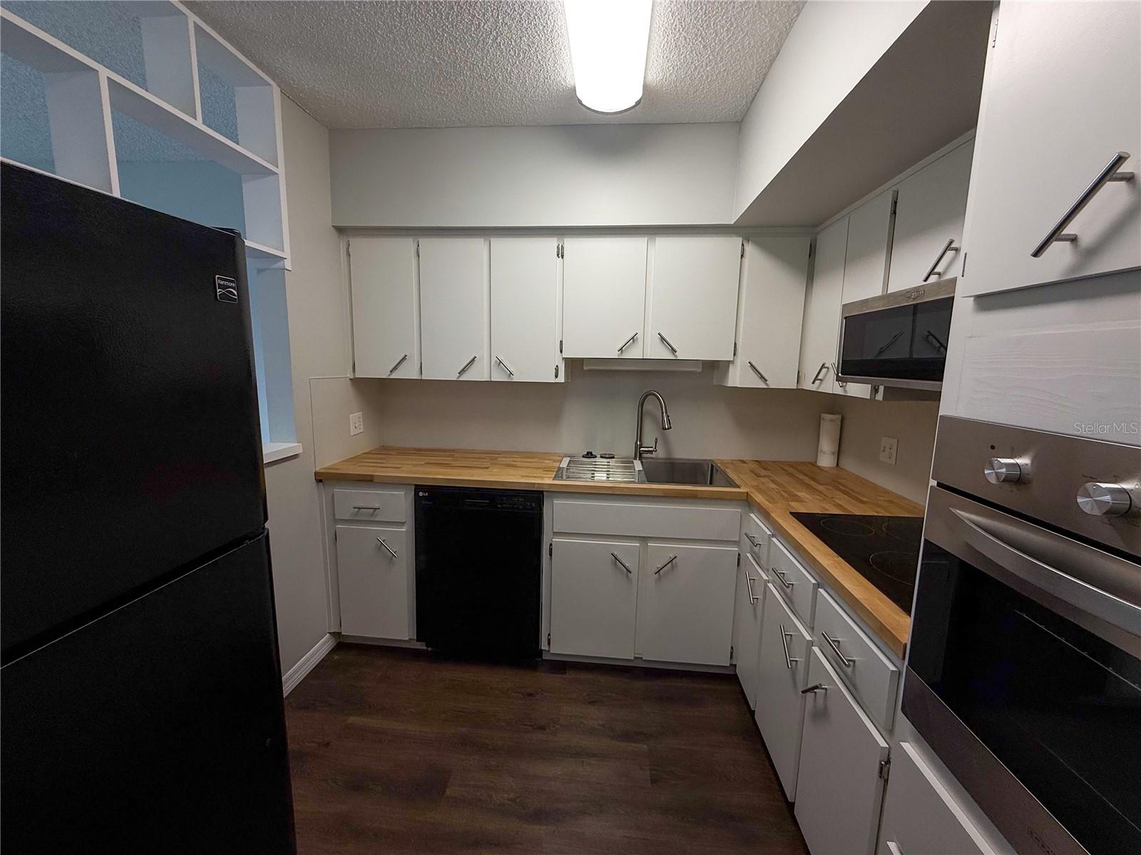 Image 5 of 16 For 2391 Sumatran Way 63