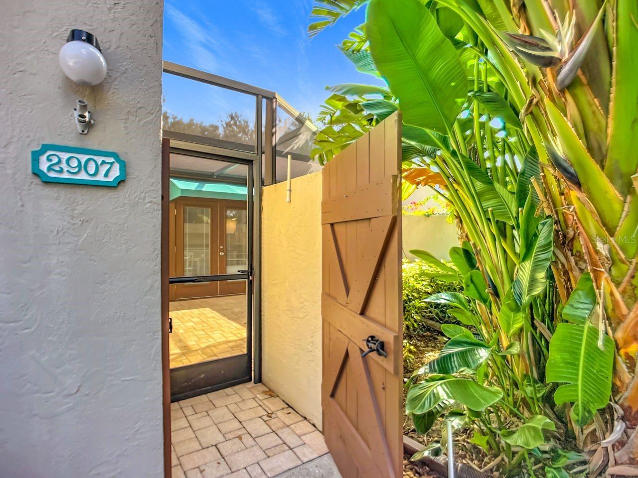 Image 2 of 39 For 2907 Oak Lane