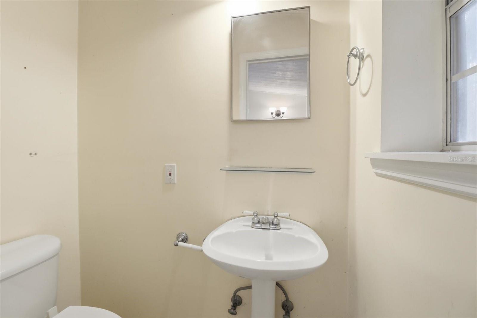 Image 20 of 30 For 11 Patricia Road