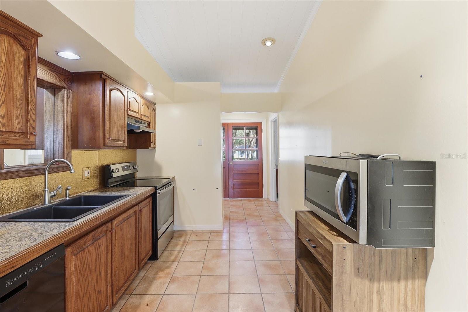 Image 8 of 30 For 11 Patricia Road