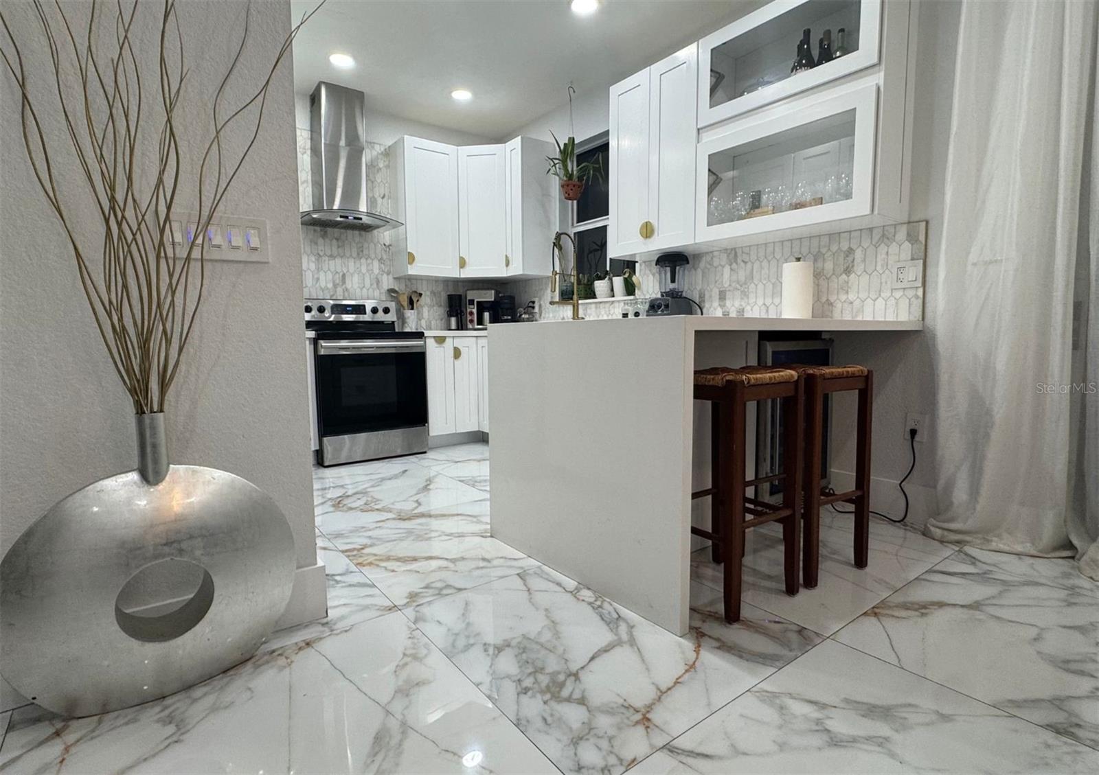 Image 11 of 44 For 1041 Ne 208th St