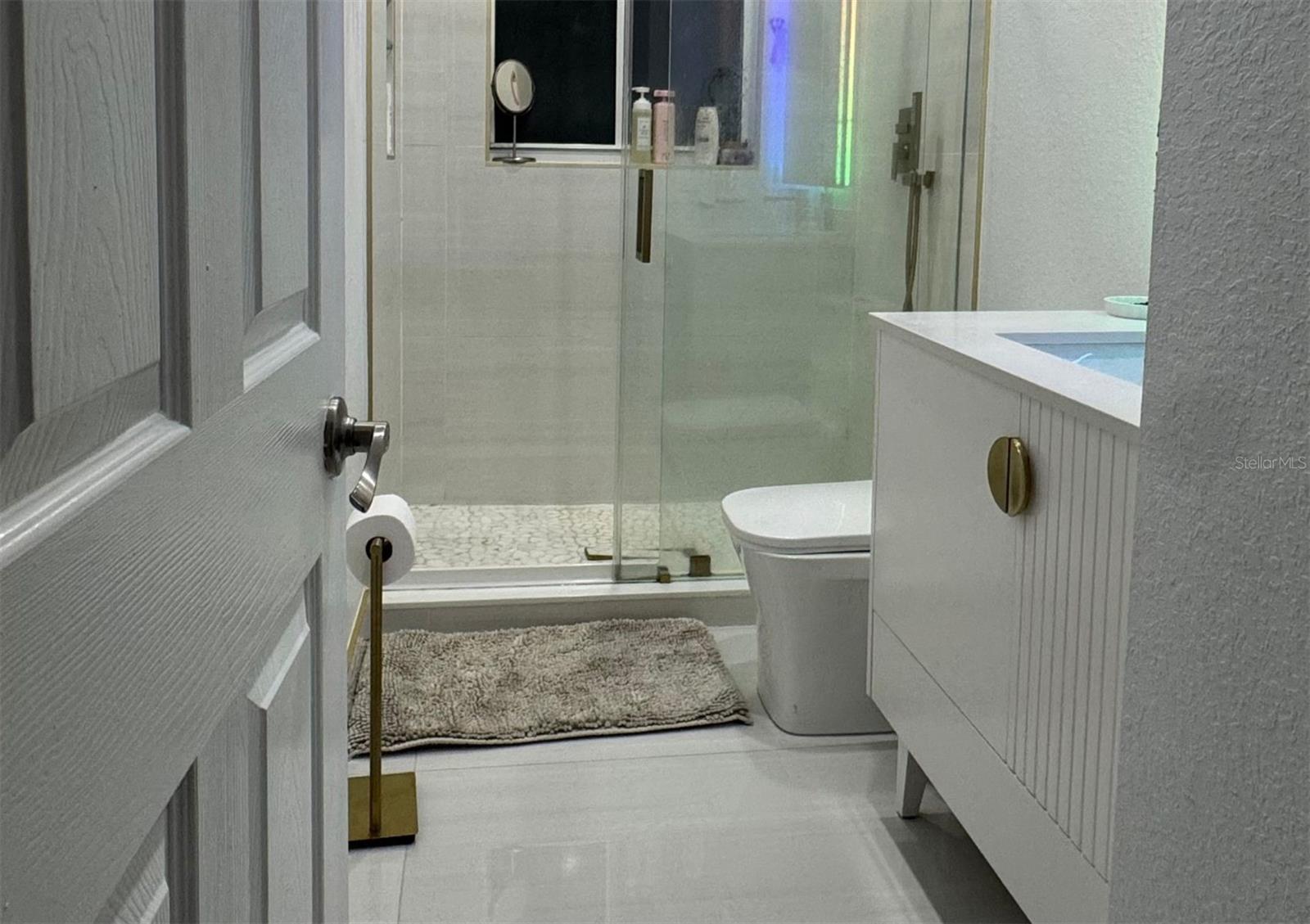 Image 16 of 44 For 1041 Ne 208th St