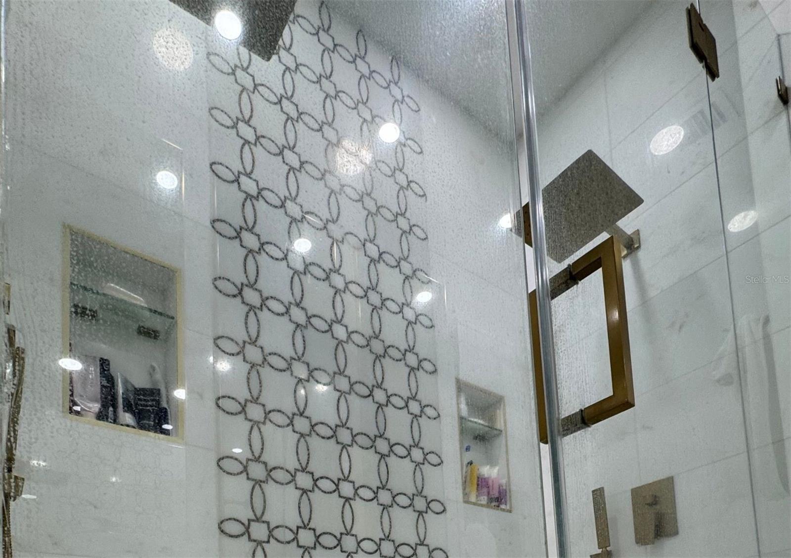 Image 20 of 44 For 1041 Ne 208th St