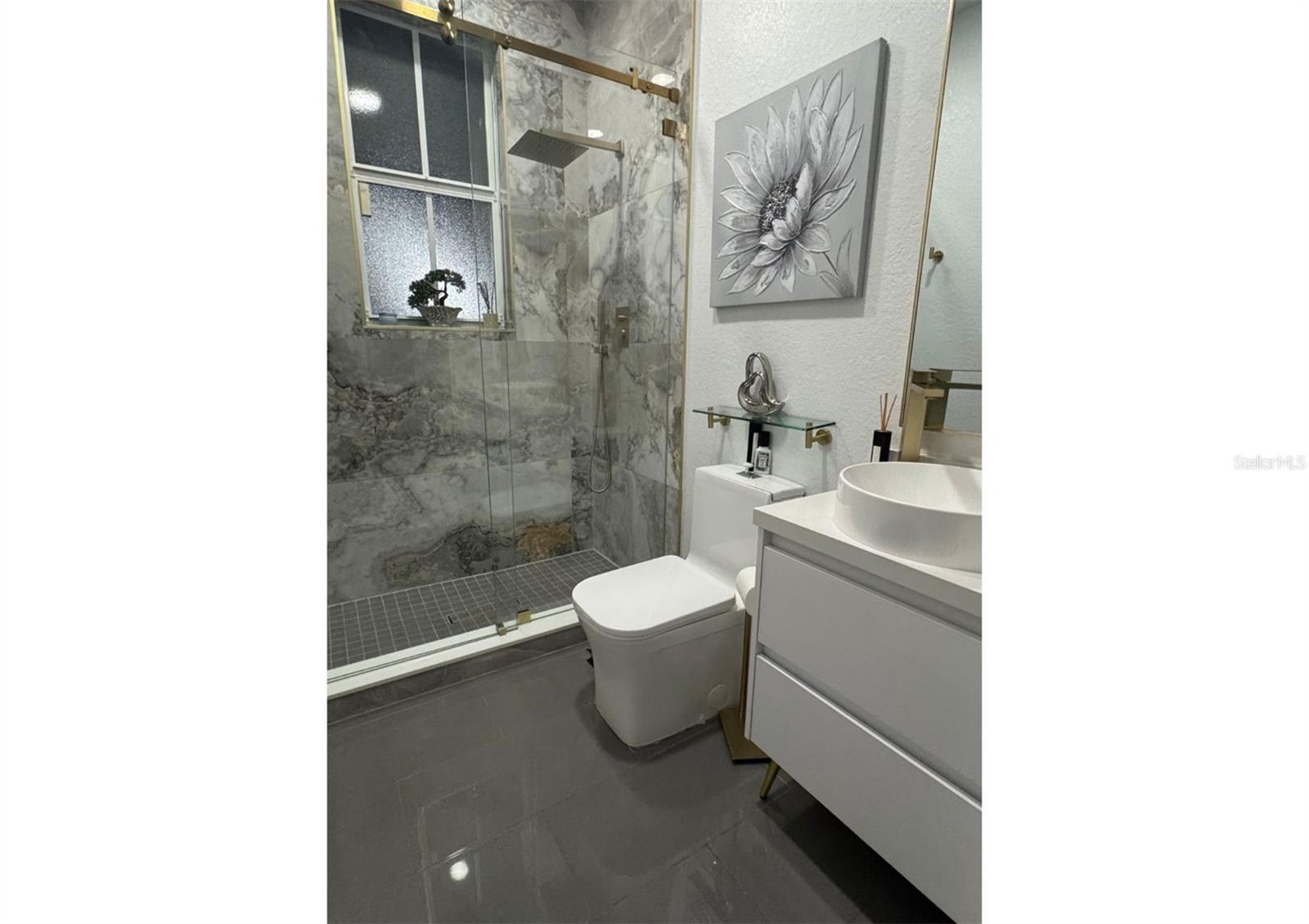 Image 26 of 44 For 1041 Ne 208th St