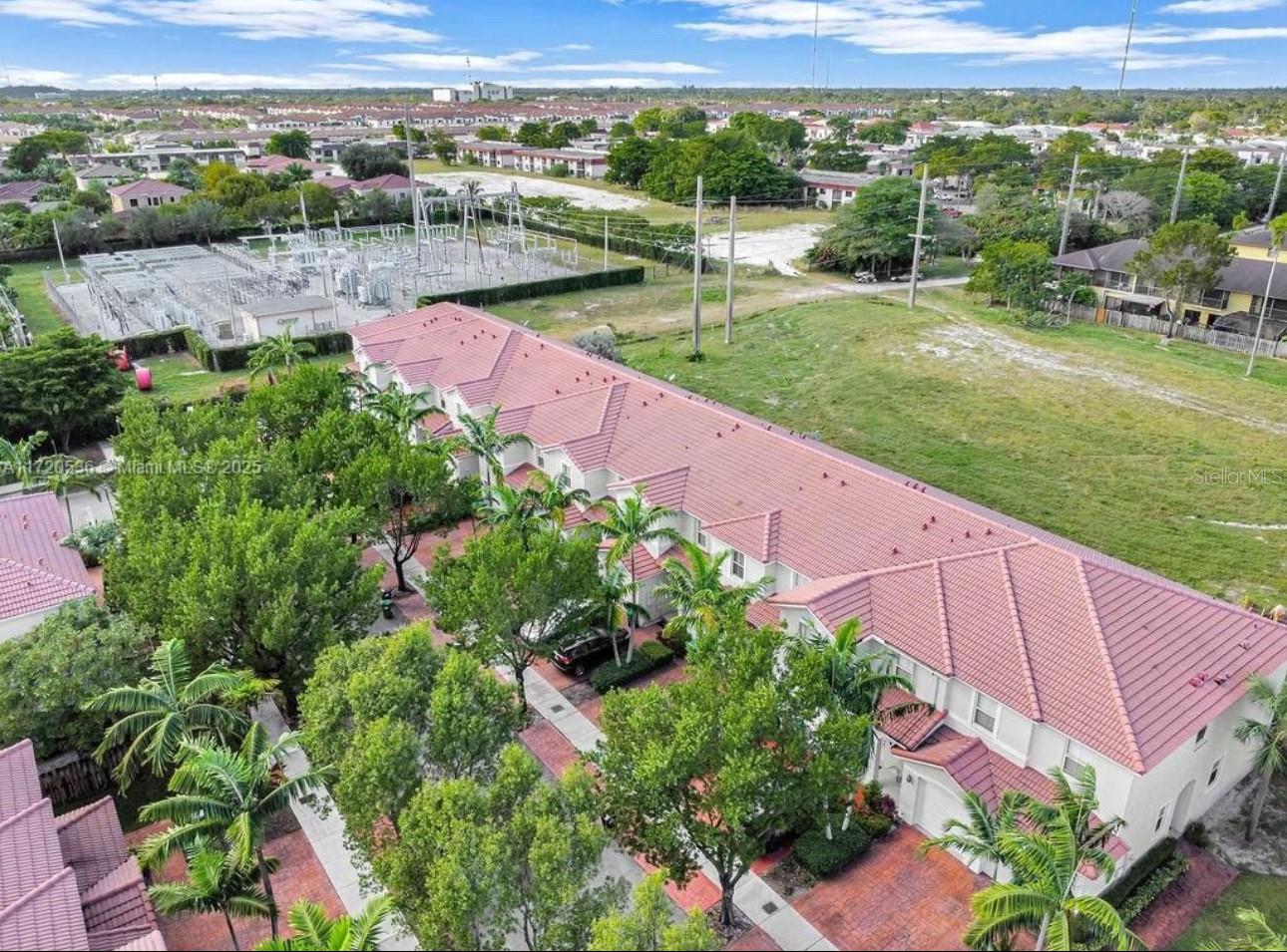 Image 32 of 44 For 1041 Ne 208th St