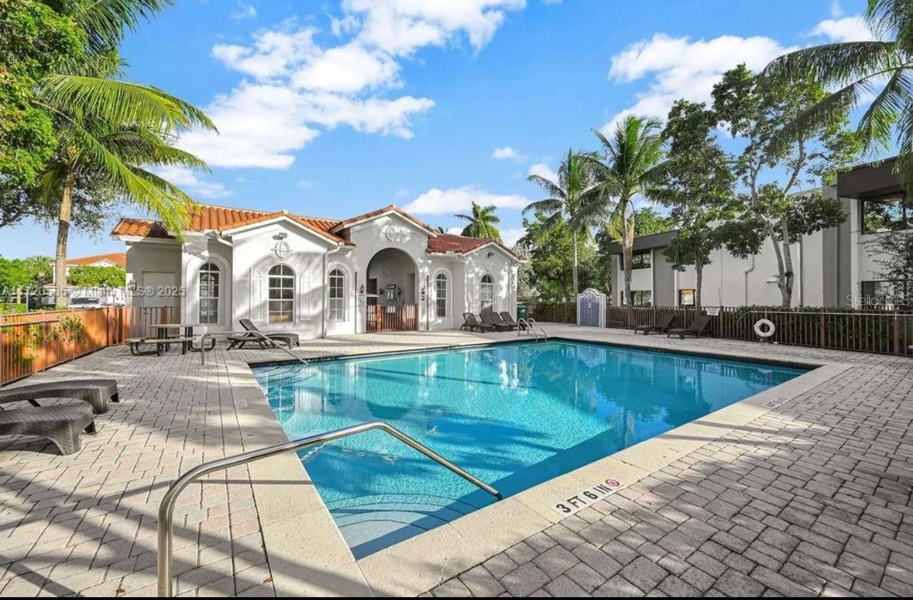 Image 35 of 44 For 1041 Ne 208th St