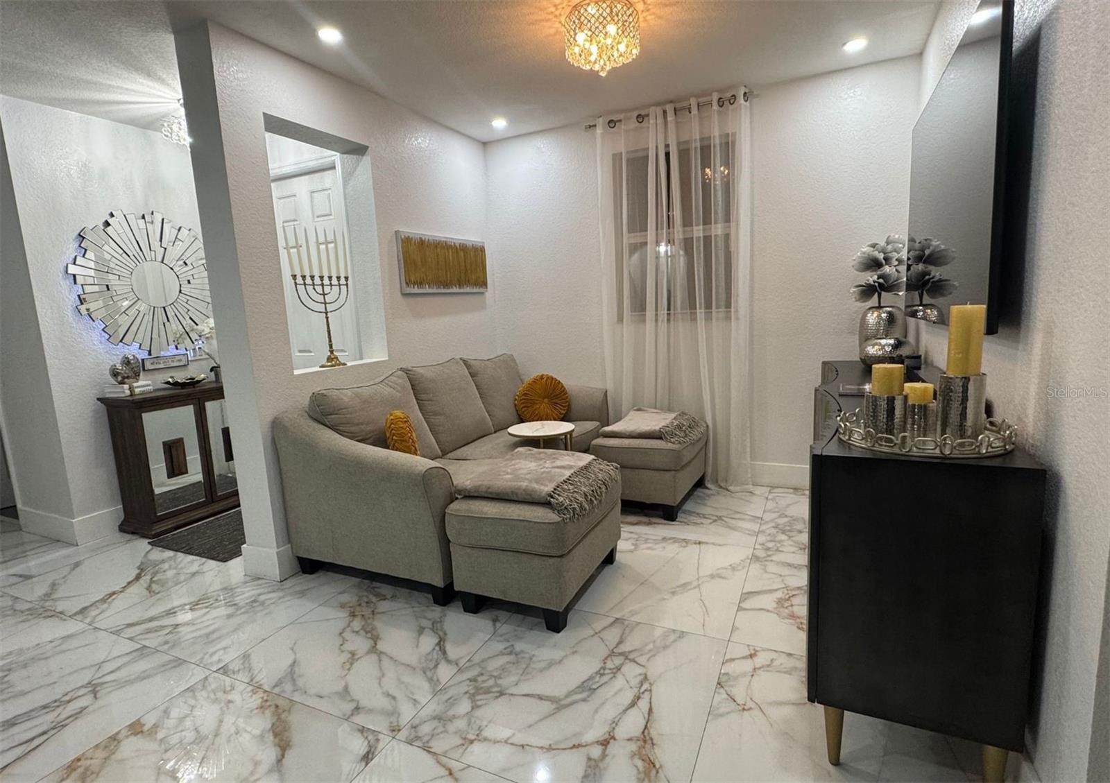 Image 4 of 44 For 1041 Ne 208th St