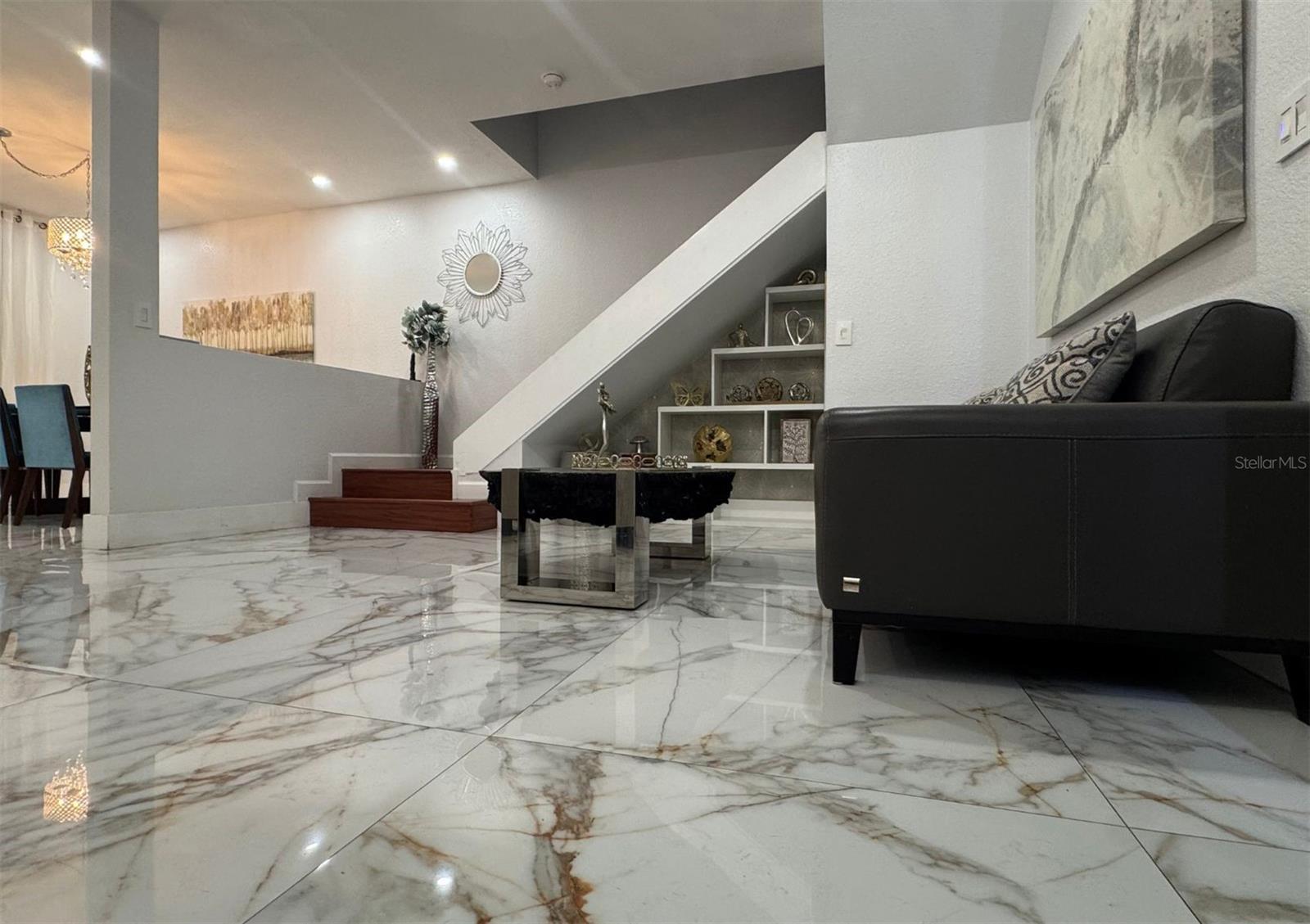 Image 5 of 44 For 1041 Ne 208th St