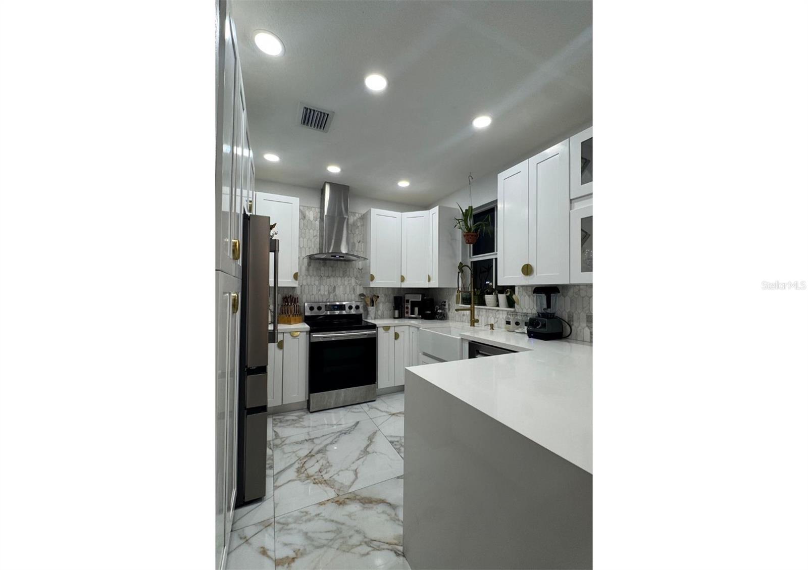 Image 8 of 44 For 1041 Ne 208th St