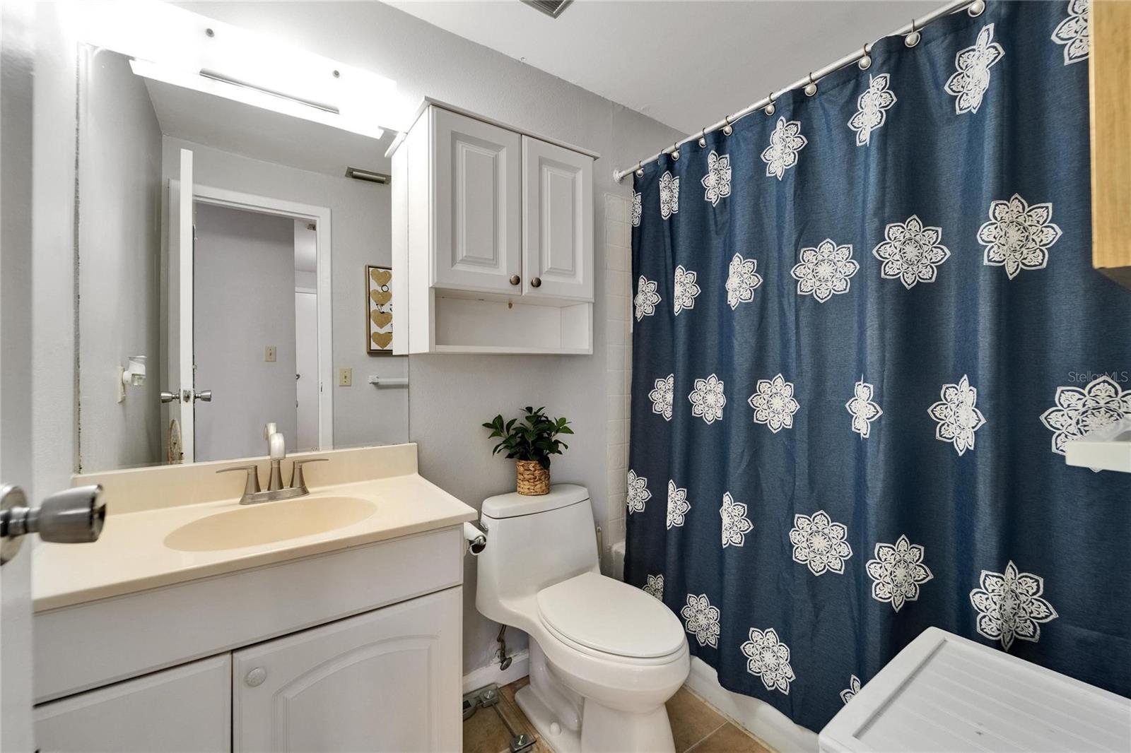 Image 23 of 55 For 4215 Bay Drive 1801e