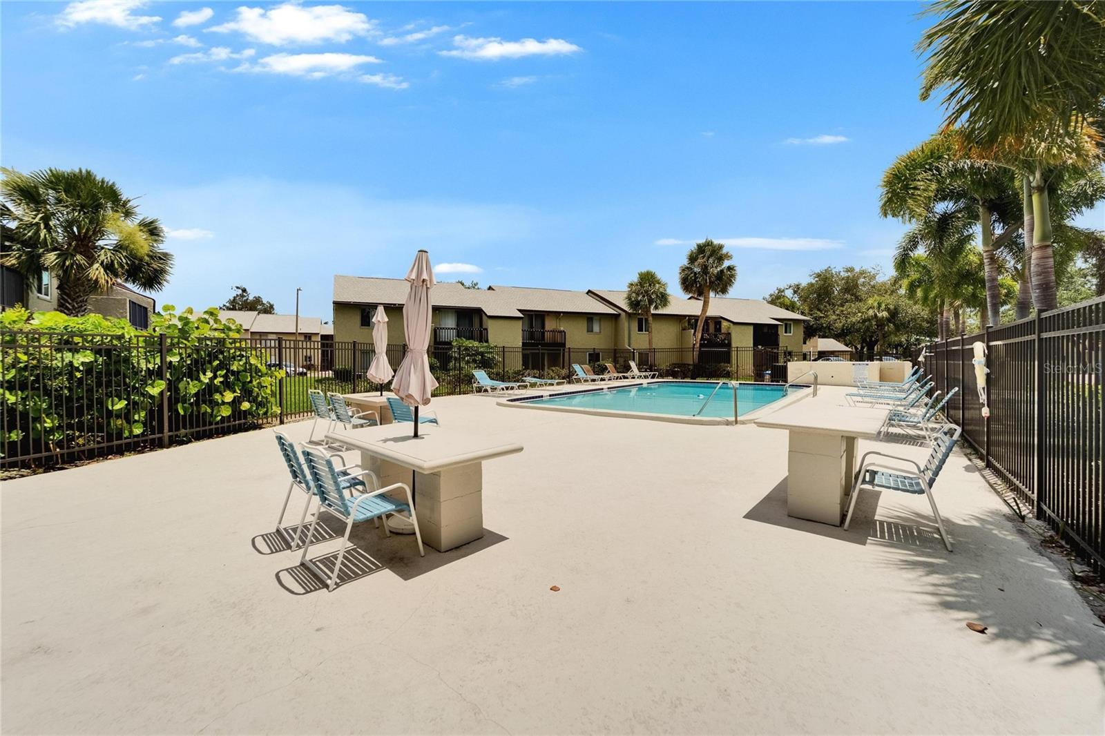 Image 35 of 55 For 4215 Bay Drive 1801e