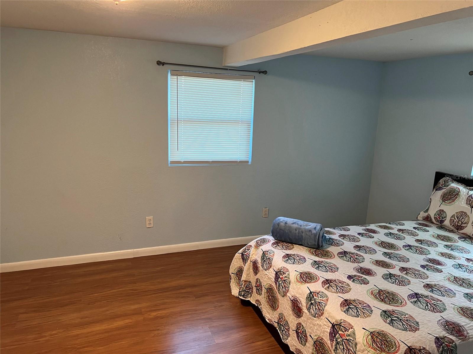 Image 3 of 5 For 208-210-212 Elizabeth Avenue A,b