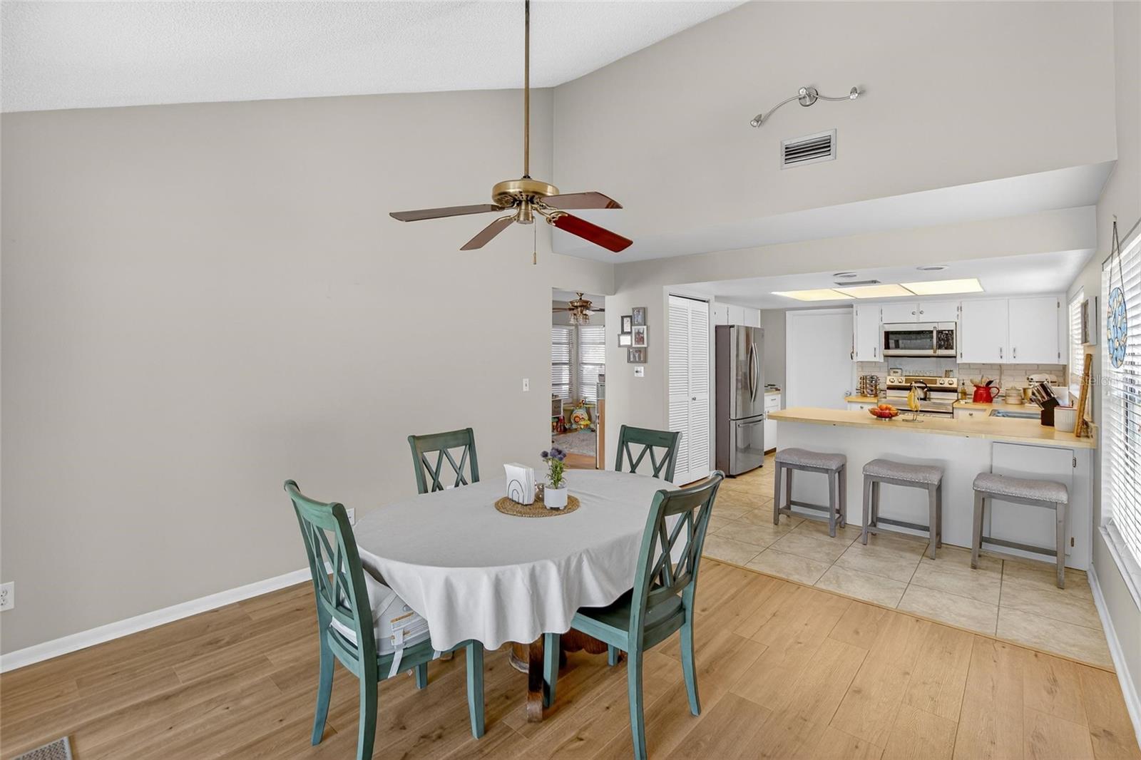 Image 16 of 49 For 614 Sandalwood Drive