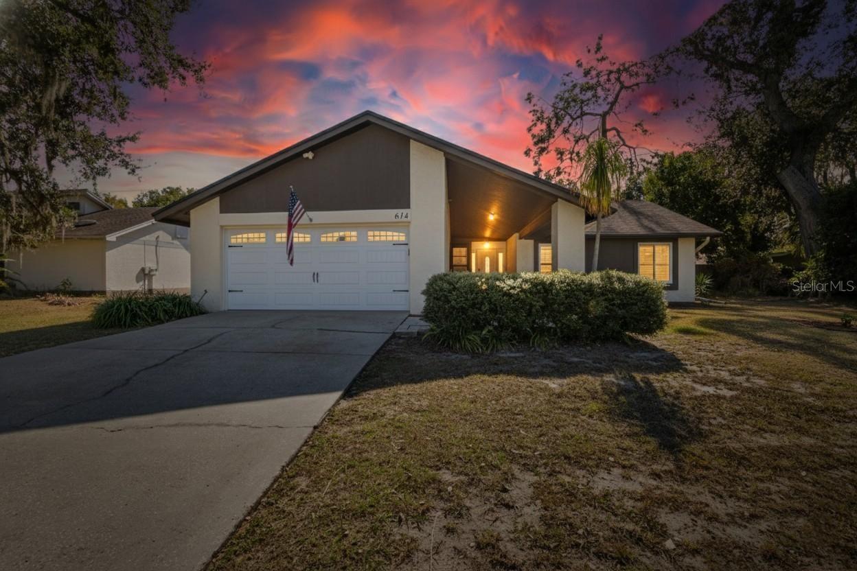 Image 2 of 49 For 614 Sandalwood Drive