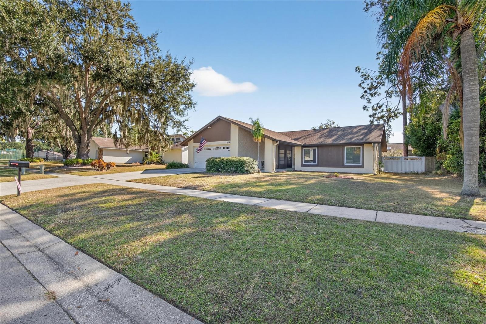 Image 43 of 49 For 614 Sandalwood Drive