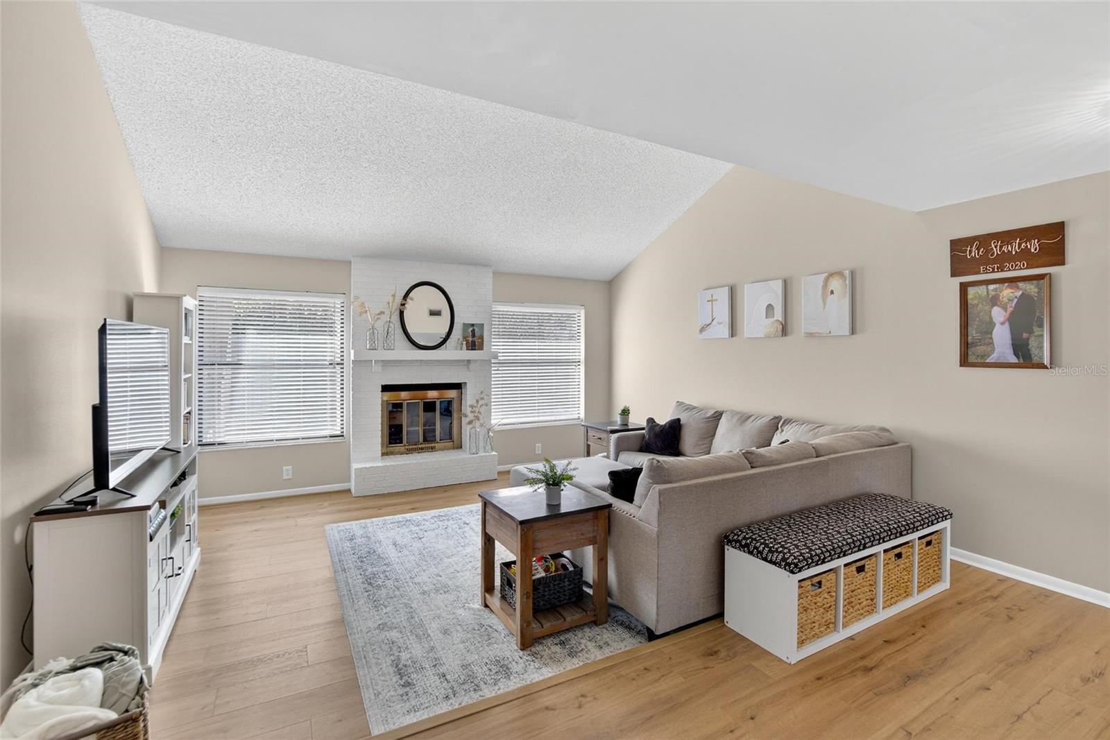 Image 6 of 49 For 614 Sandalwood Drive