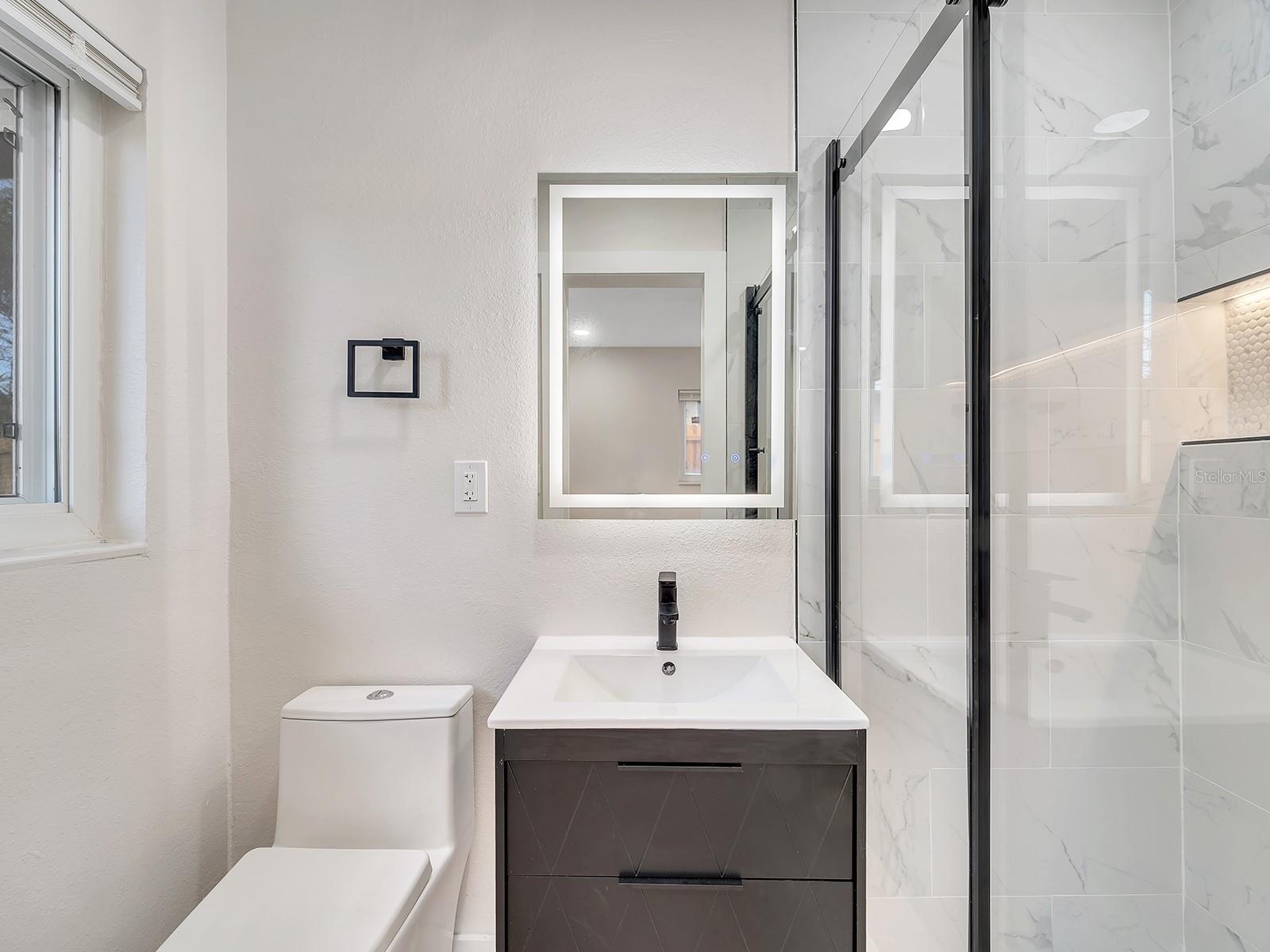 Image 11 of 48 For 1324 Chesterfield Drive