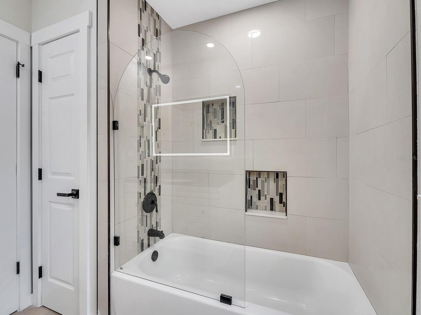 Image 16 of 48 For 1324 Chesterfield Drive