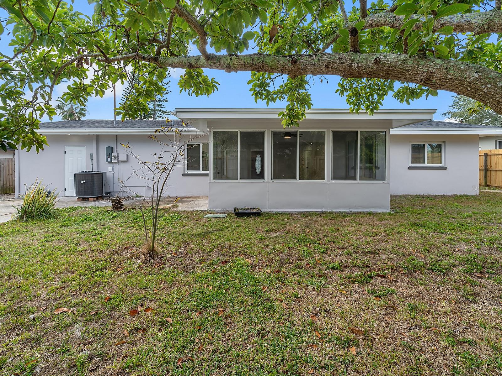 Image 19 of 48 For 1324 Chesterfield Drive