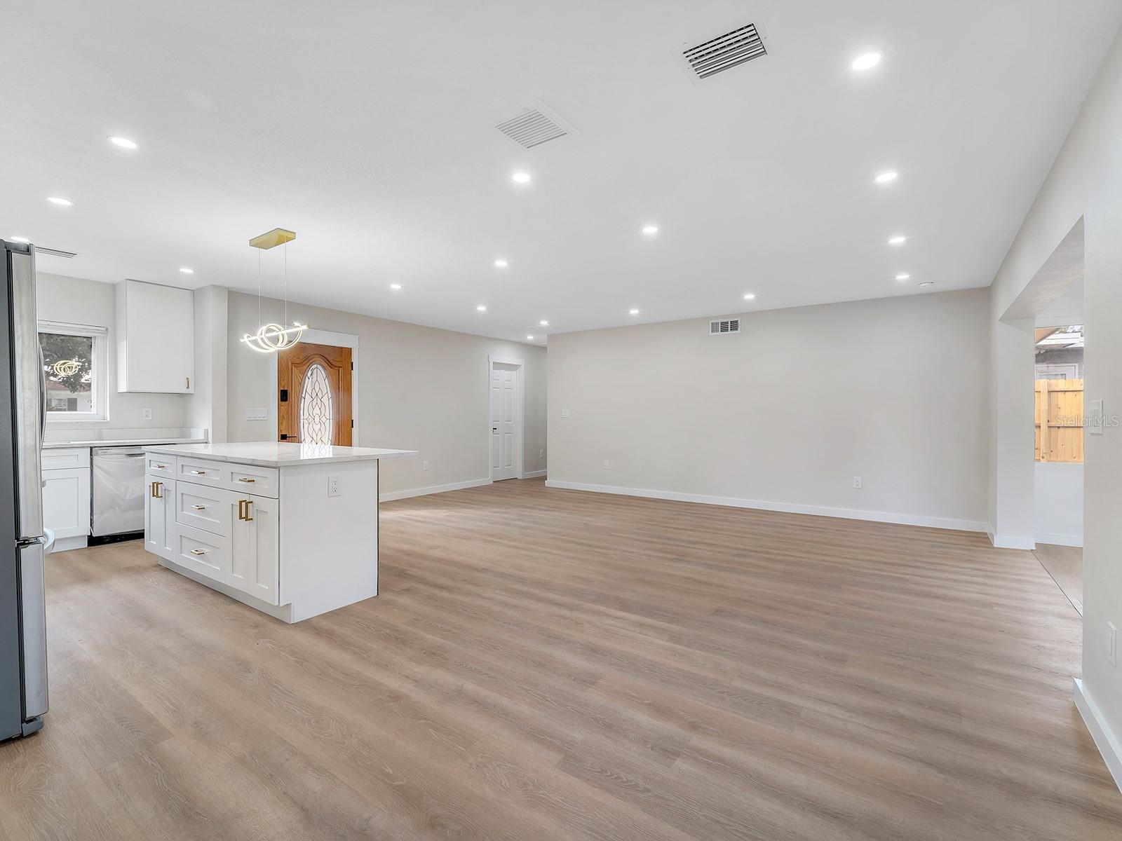 Image 28 of 48 For 1324 Chesterfield Drive