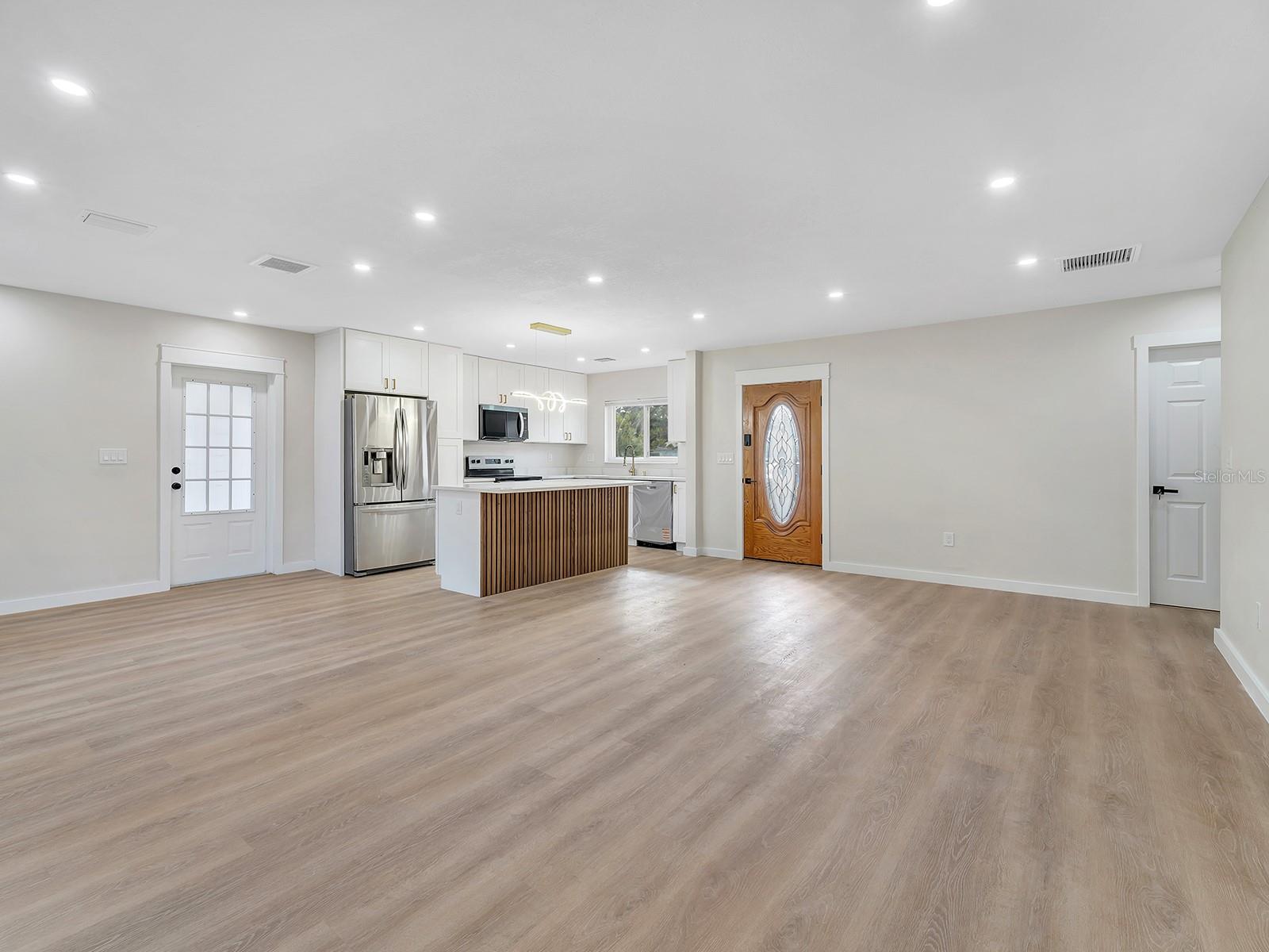 Image 4 of 48 For 1324 Chesterfield Drive