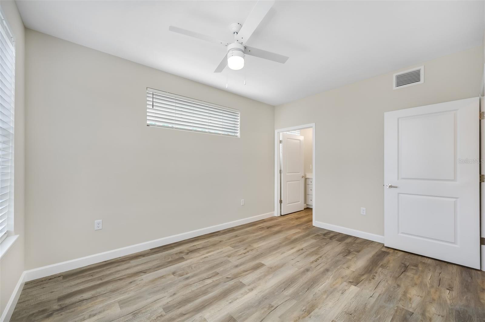 Image 16 of 19 For 710 3rd Avenue S 201