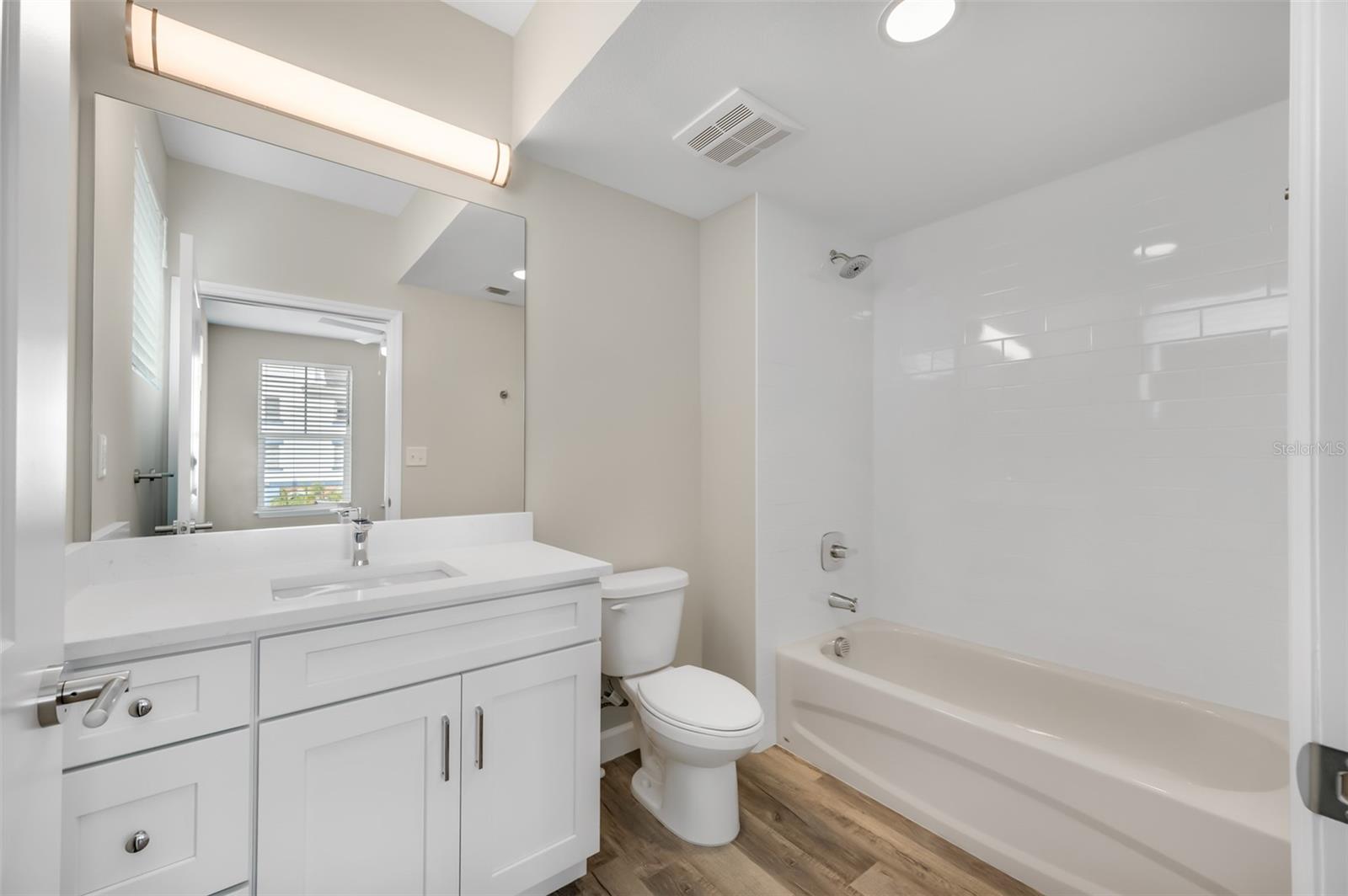 Image 17 of 19 For 710 3rd Avenue S 201