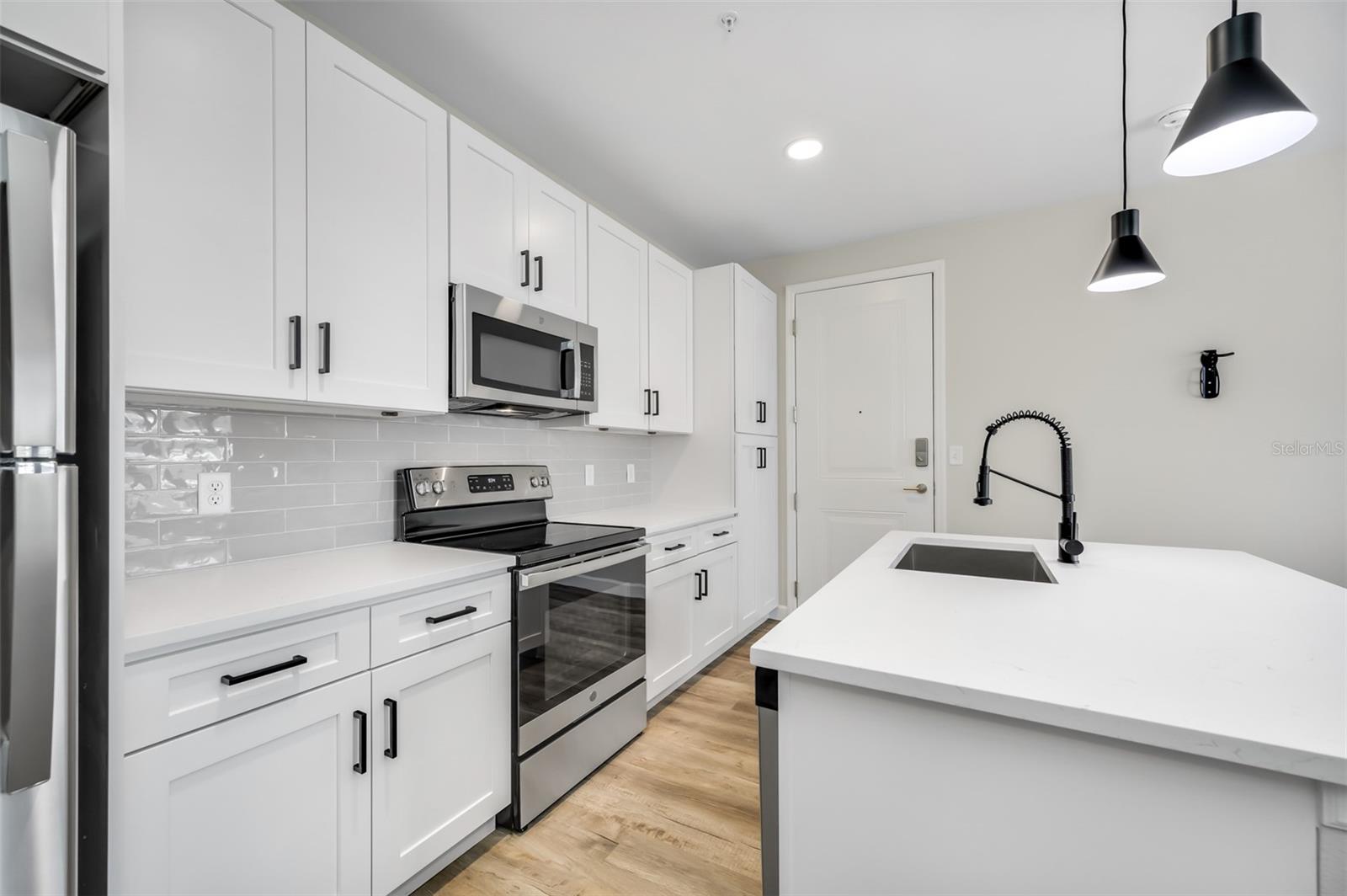 Image 4 of 19 For 710 3rd Avenue S 201