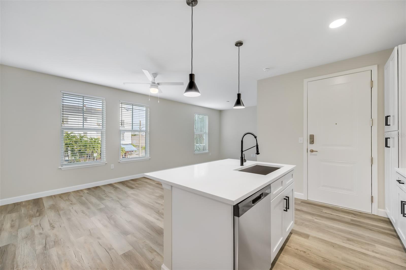 Image 7 of 19 For 710 3rd Avenue S 201