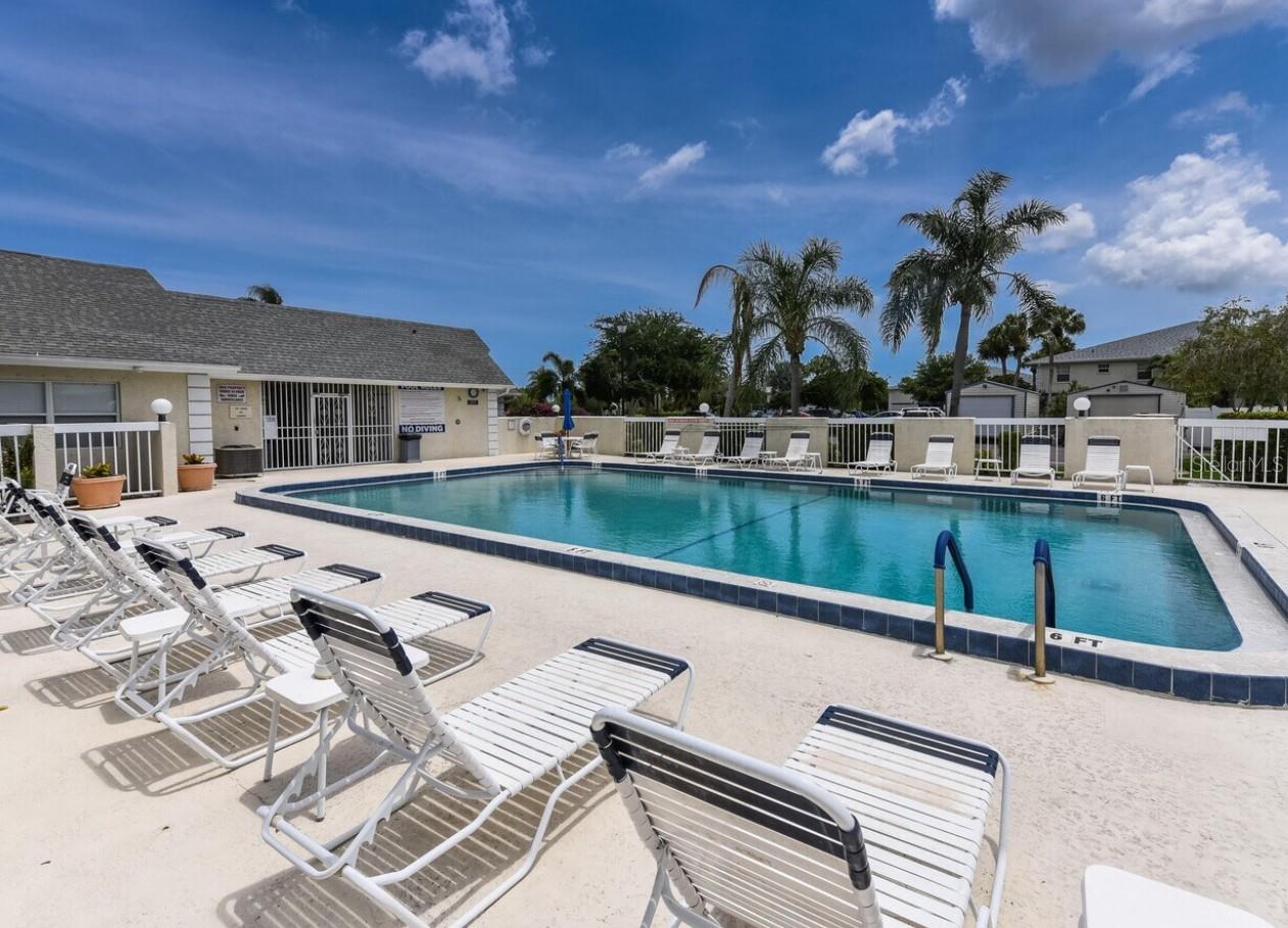 Image 10 of 34 For 1531 Royal Green Circle 107