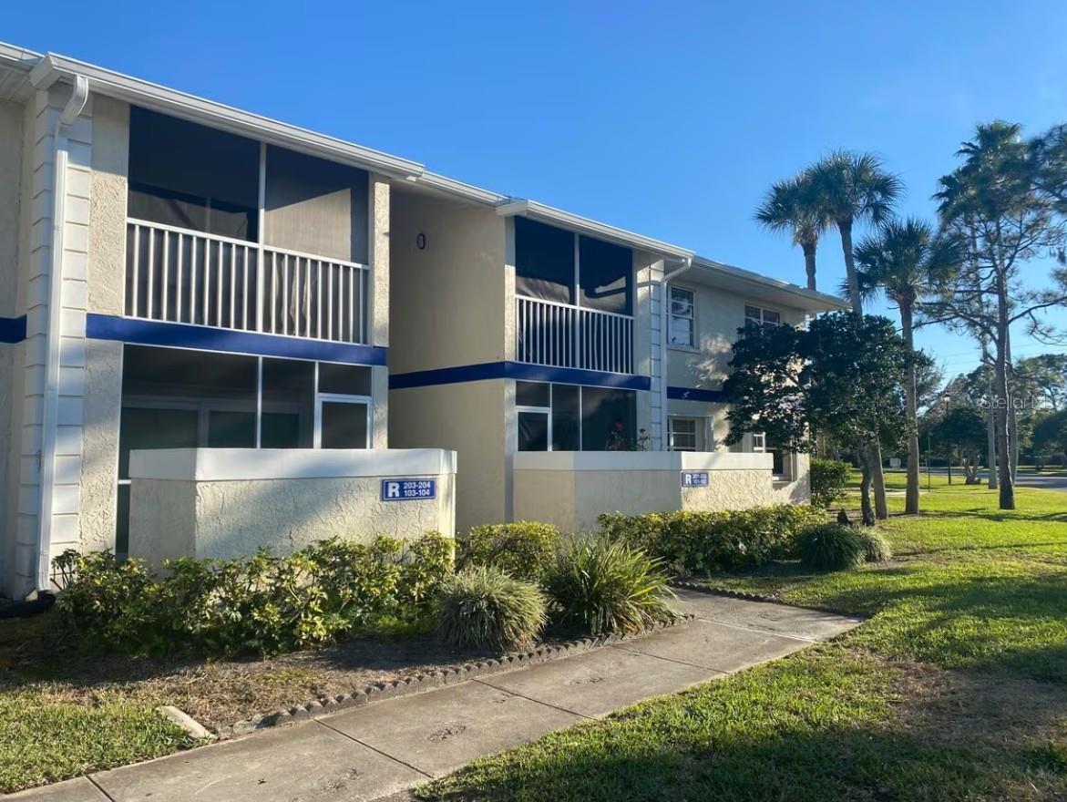 Image 4 of 34 For 1531 Royal Green Circle 107