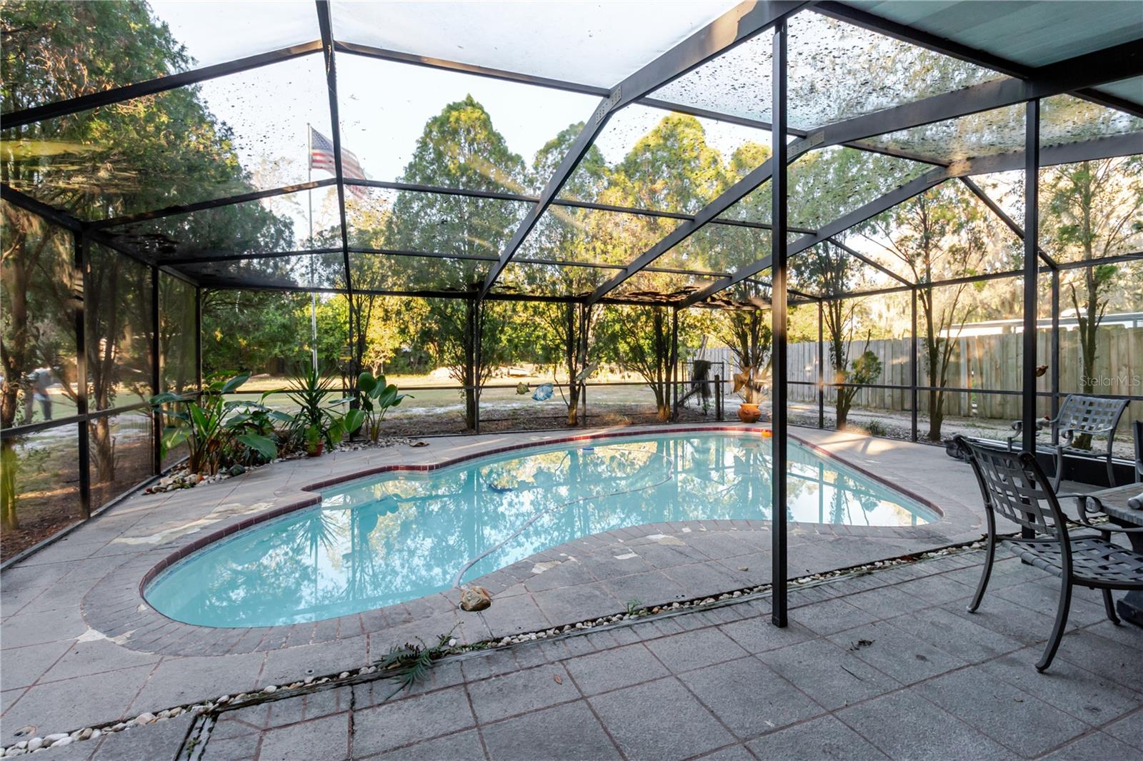 Listing photo id 12 for 12104 Anderson Drive N