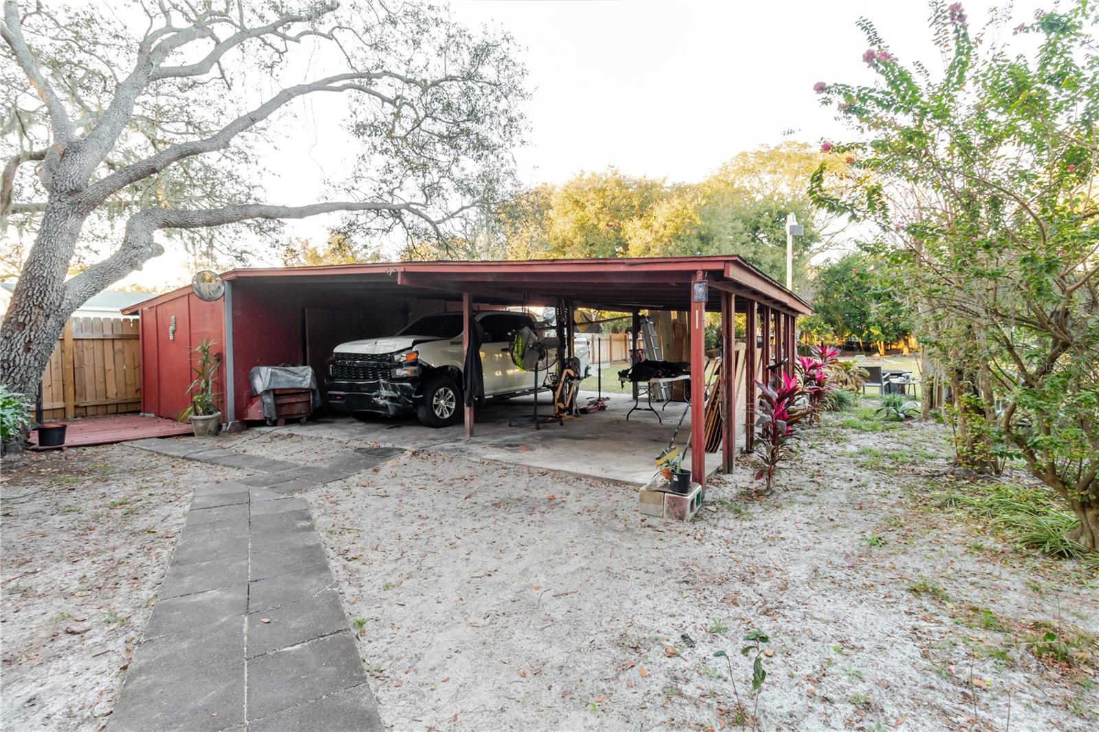 Listing photo id 41 for 12104 Anderson Drive N