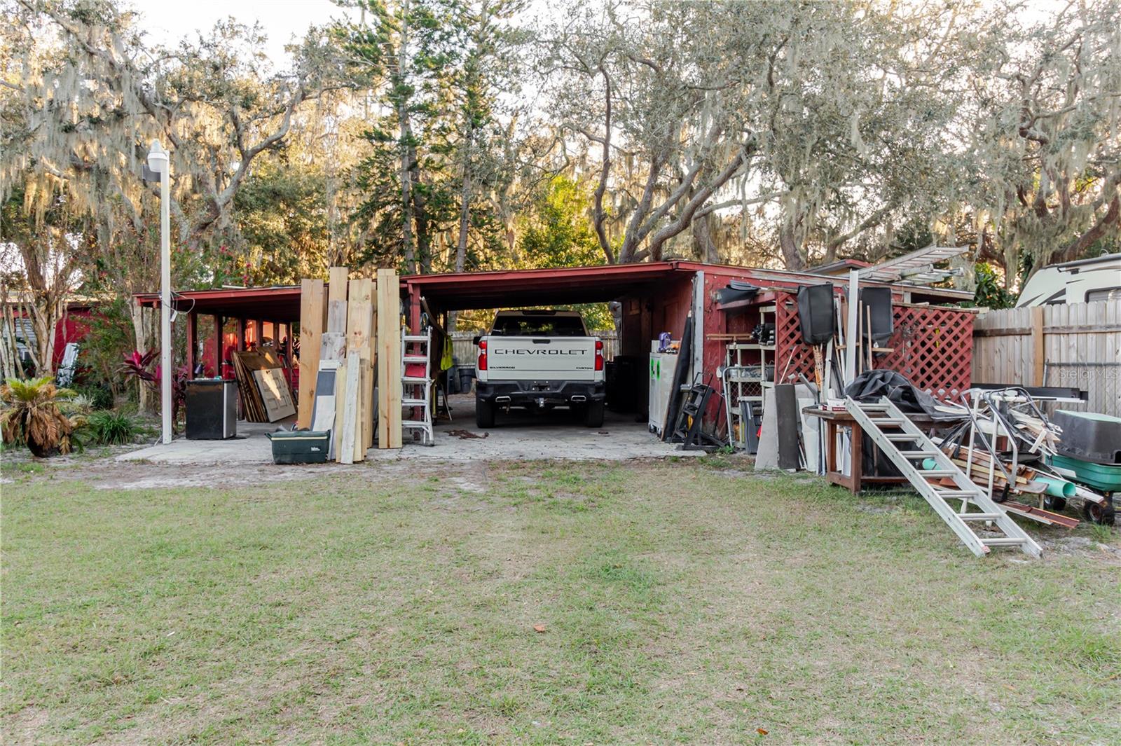 Listing photo id 42 for 12104 Anderson Drive N