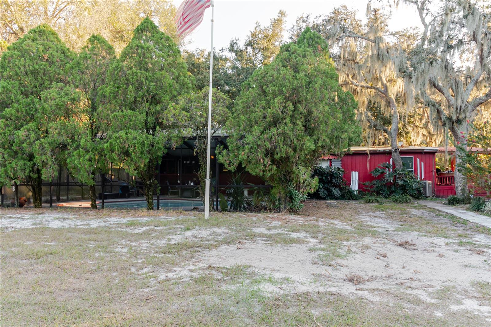 Listing photo id 43 for 12104 Anderson Drive N