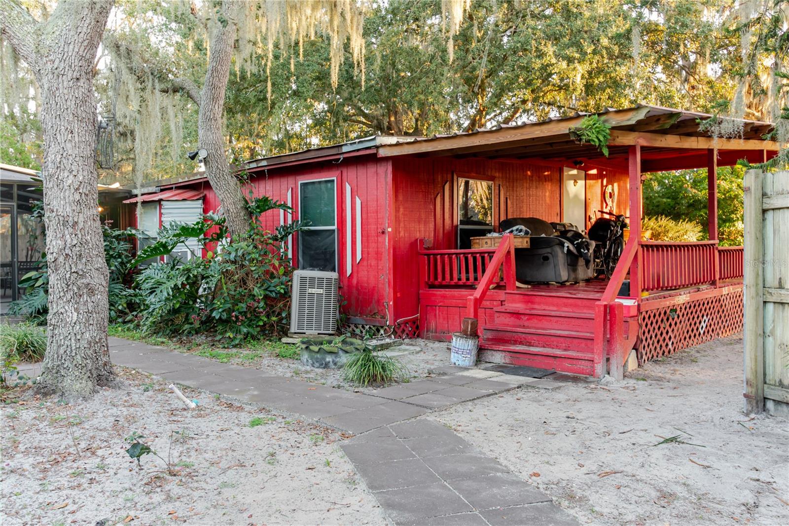 Listing photo id 3 for 12104 Anderson Drive N