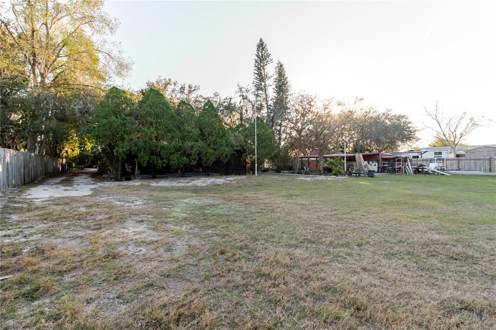 Listing photo id 51 for 12104 Anderson Drive N