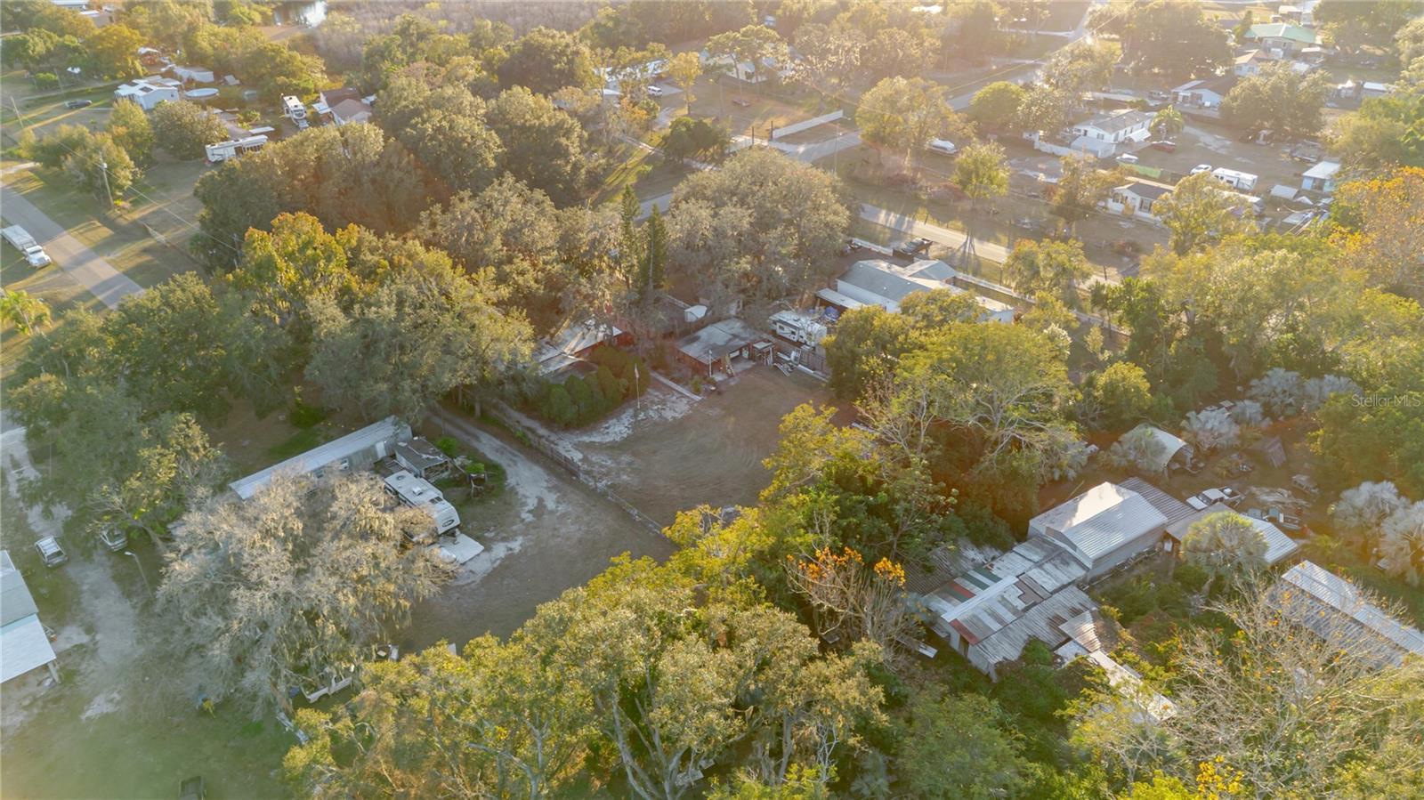 Listing photo id 77 for 12104 Anderson Drive N