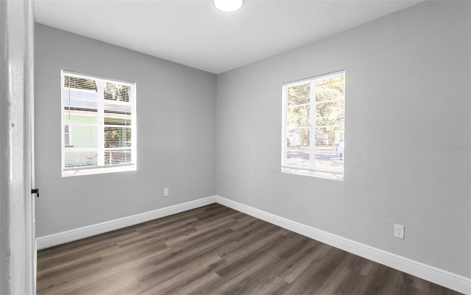 Image 11 of 23 For 1915 Powhatan Avenue