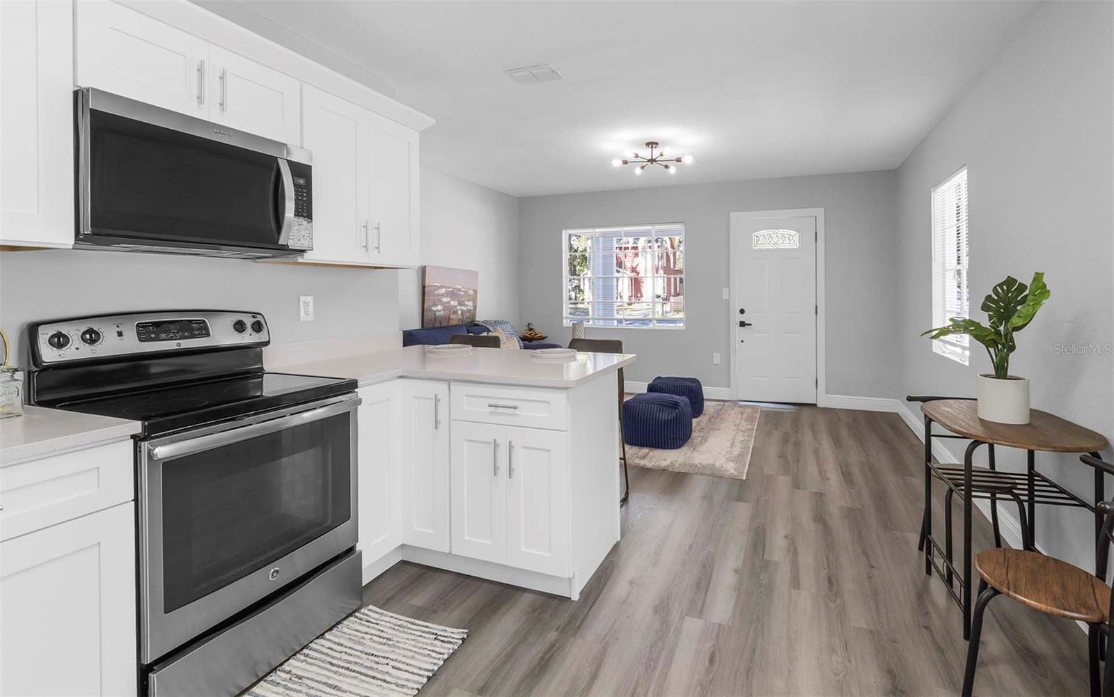 Image 9 of 23 For 1915 Powhatan Avenue