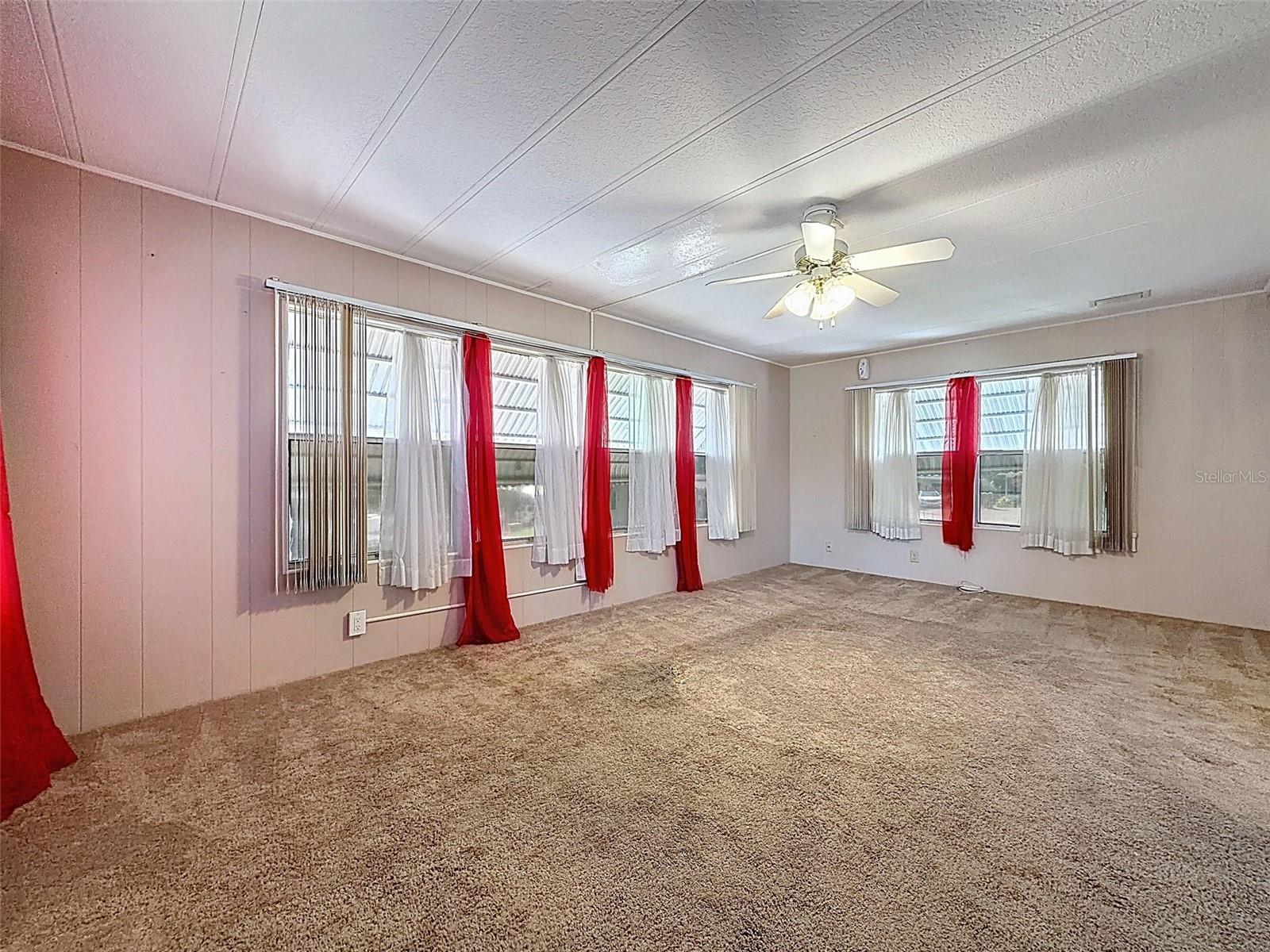 Image 18 of 50 For 31 New Fawn Court 22