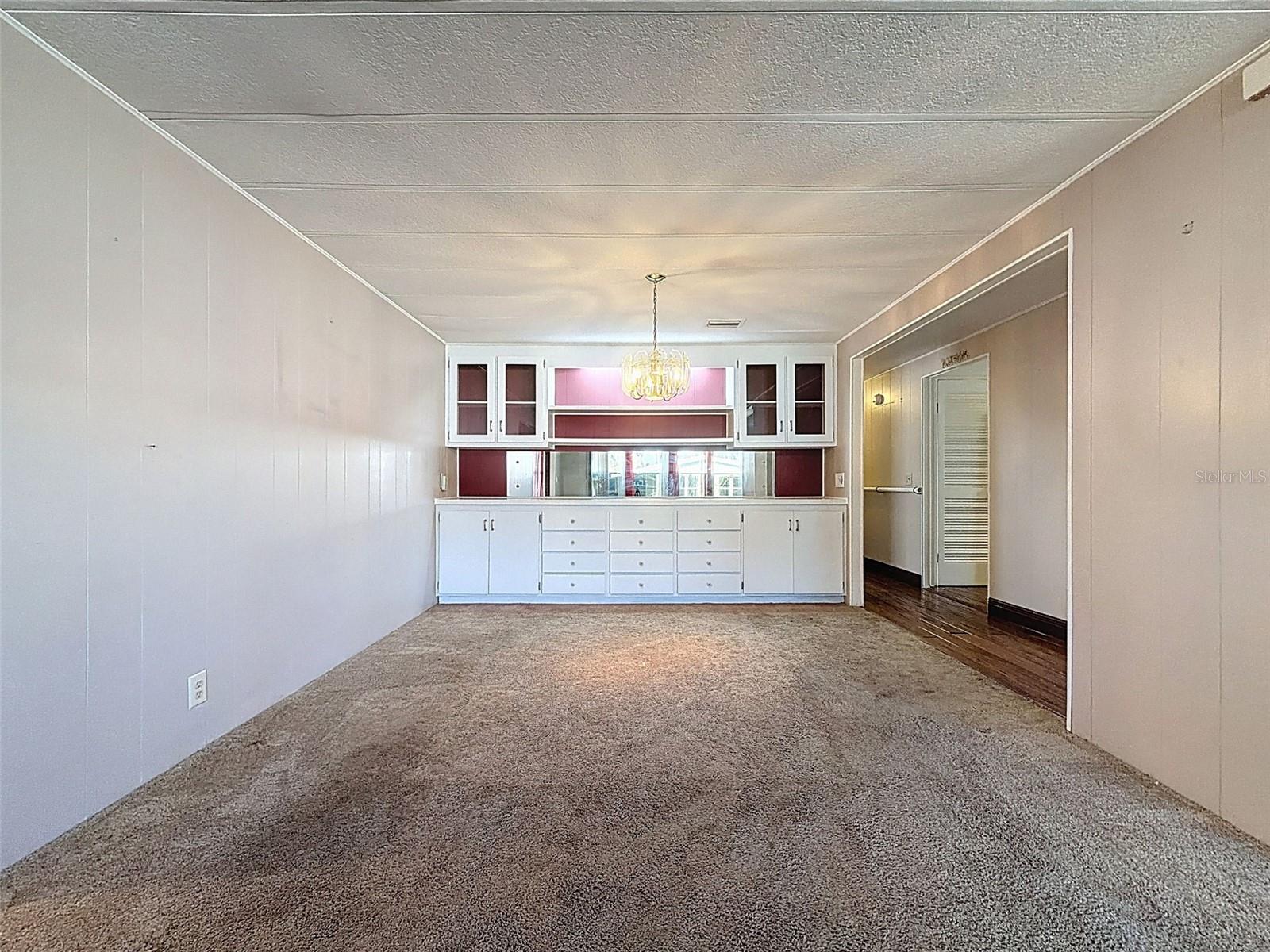 Image 22 of 50 For 31 New Fawn Court 22