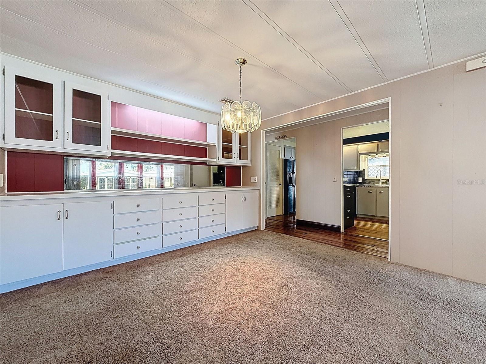 Image 23 of 50 For 31 New Fawn Court 22