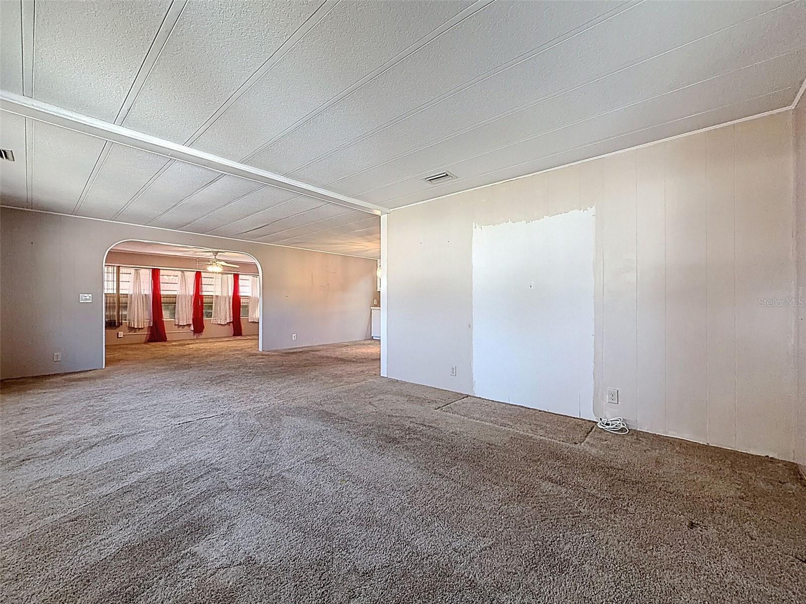 Image 24 of 50 For 31 New Fawn Court 22