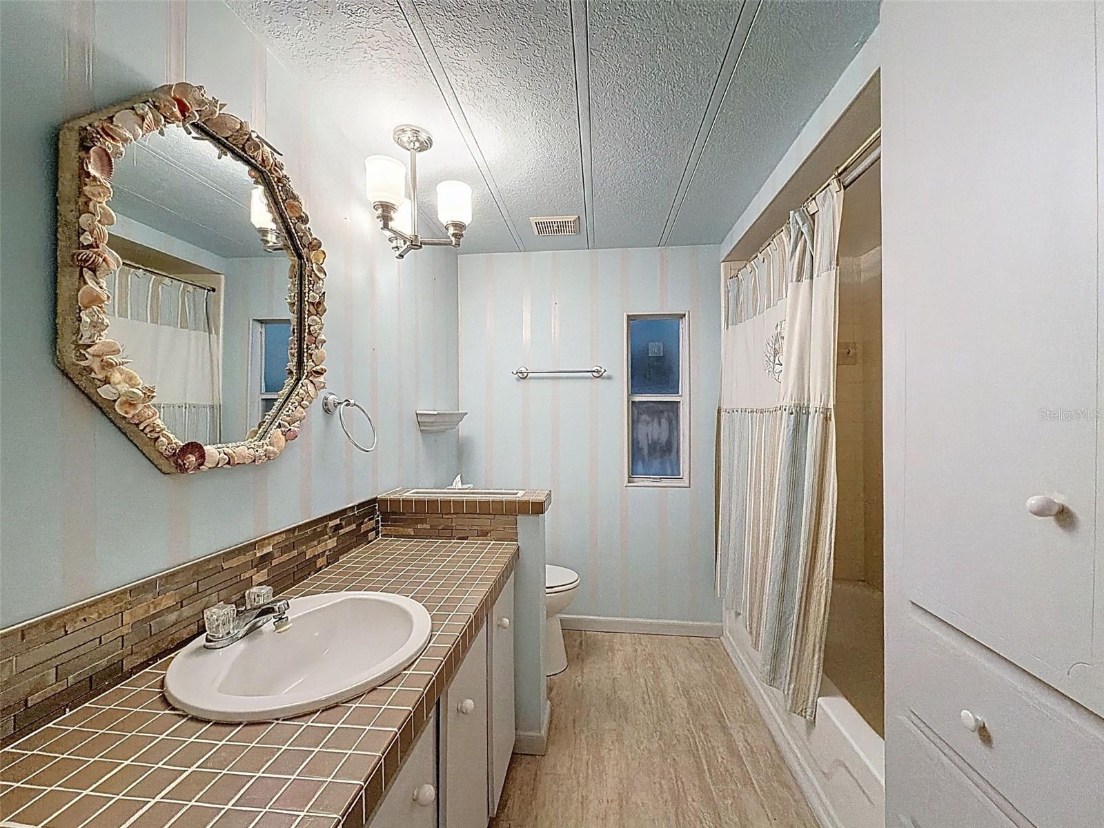 Image 29 of 50 For 31 New Fawn Court 22