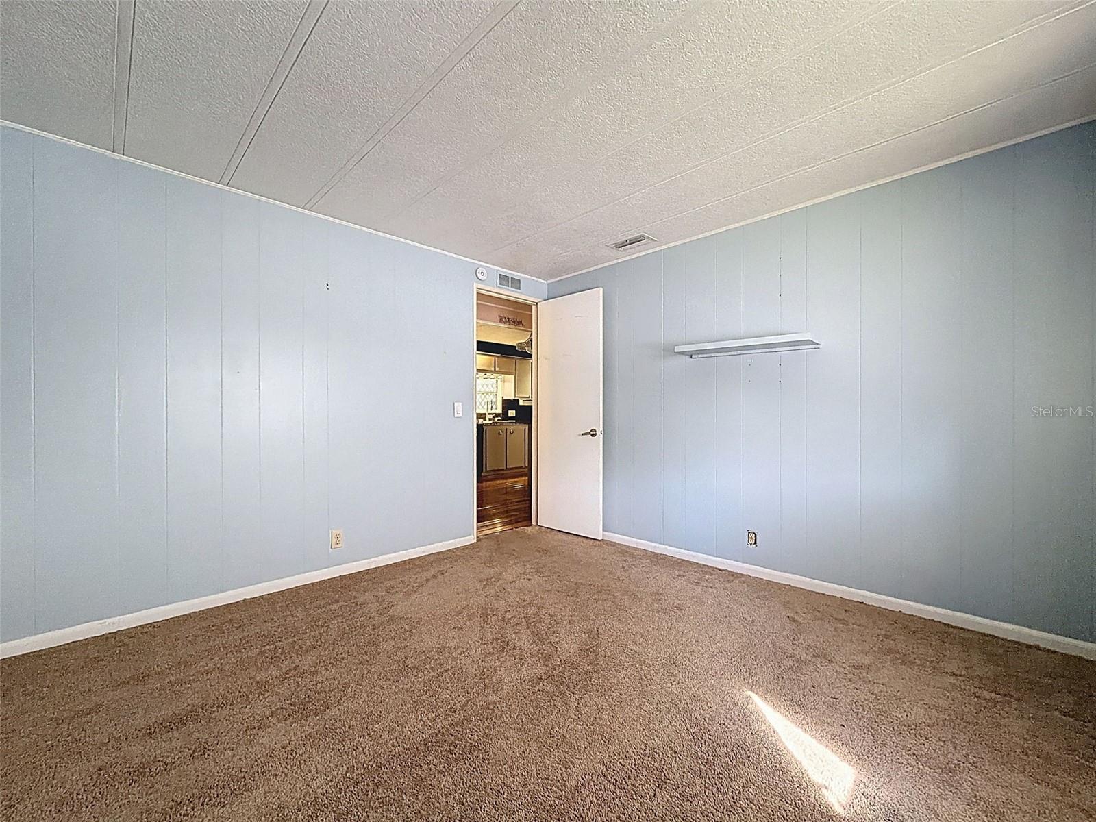 Image 32 of 50 For 31 New Fawn Court 22